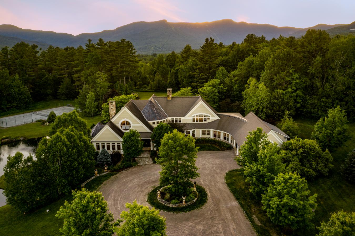 Stowe, Lamoille, 05672, United States, 8 Bedrooms Bedrooms, ,6 BathroomsBathrooms,Residential,For Sale,1824782
