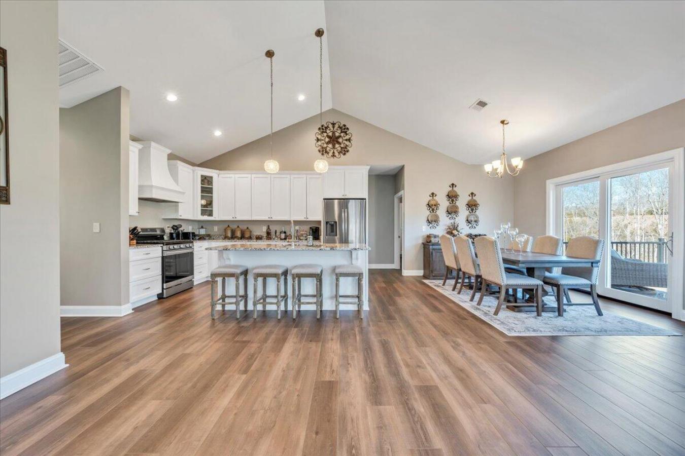 Huddleston, Virginia, 24104, United States, 4 Bedrooms Bedrooms, ,3 BathroomsBathrooms,Residential,For Sale,1831682