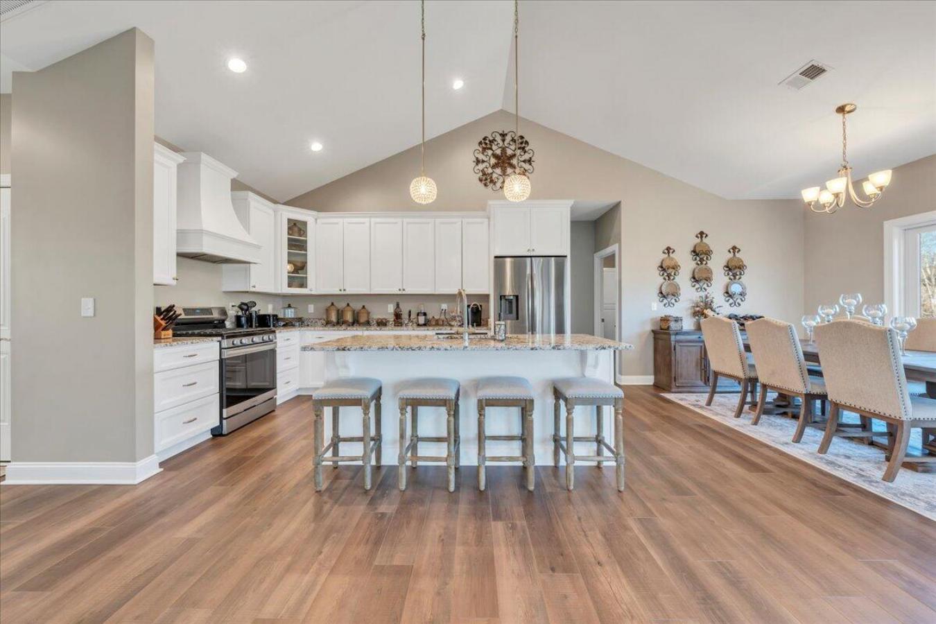 Huddleston, Virginia, 24104, United States, 4 Bedrooms Bedrooms, ,3 BathroomsBathrooms,Residential,For Sale,1831682