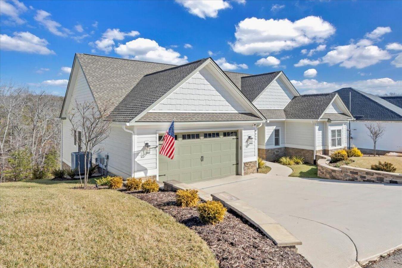 Huddleston, Virginia, 24104, United States, 4 Bedrooms Bedrooms, ,3 BathroomsBathrooms,Residential,For Sale,1831682