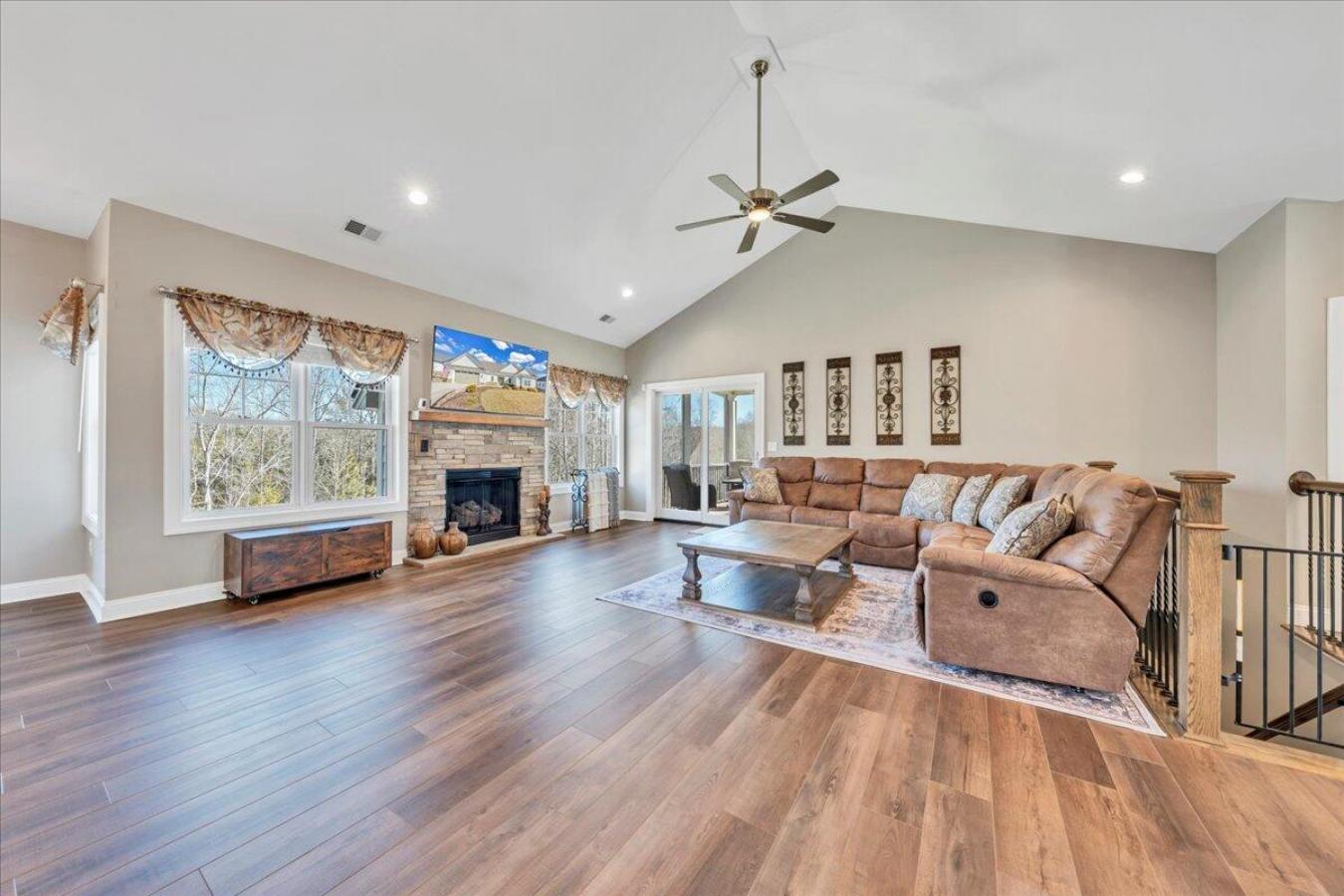 Huddleston, Virginia, 24104, United States, 4 Bedrooms Bedrooms, ,3 BathroomsBathrooms,Residential,For Sale,1831682