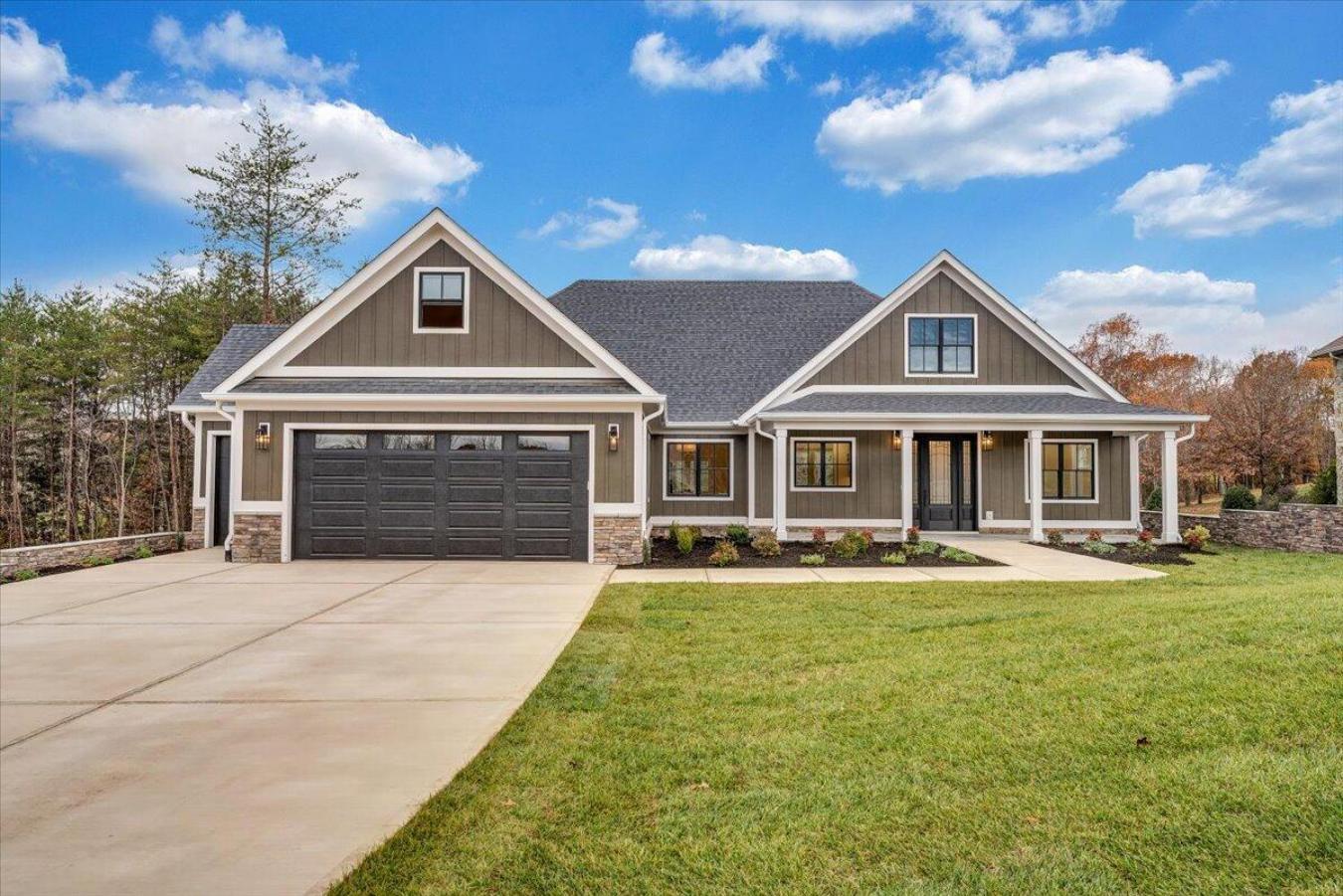 Huddleston, Virginia, 24104, United States, 3 Bedrooms Bedrooms, ,2 BathroomsBathrooms,Residential,For Sale,1831681