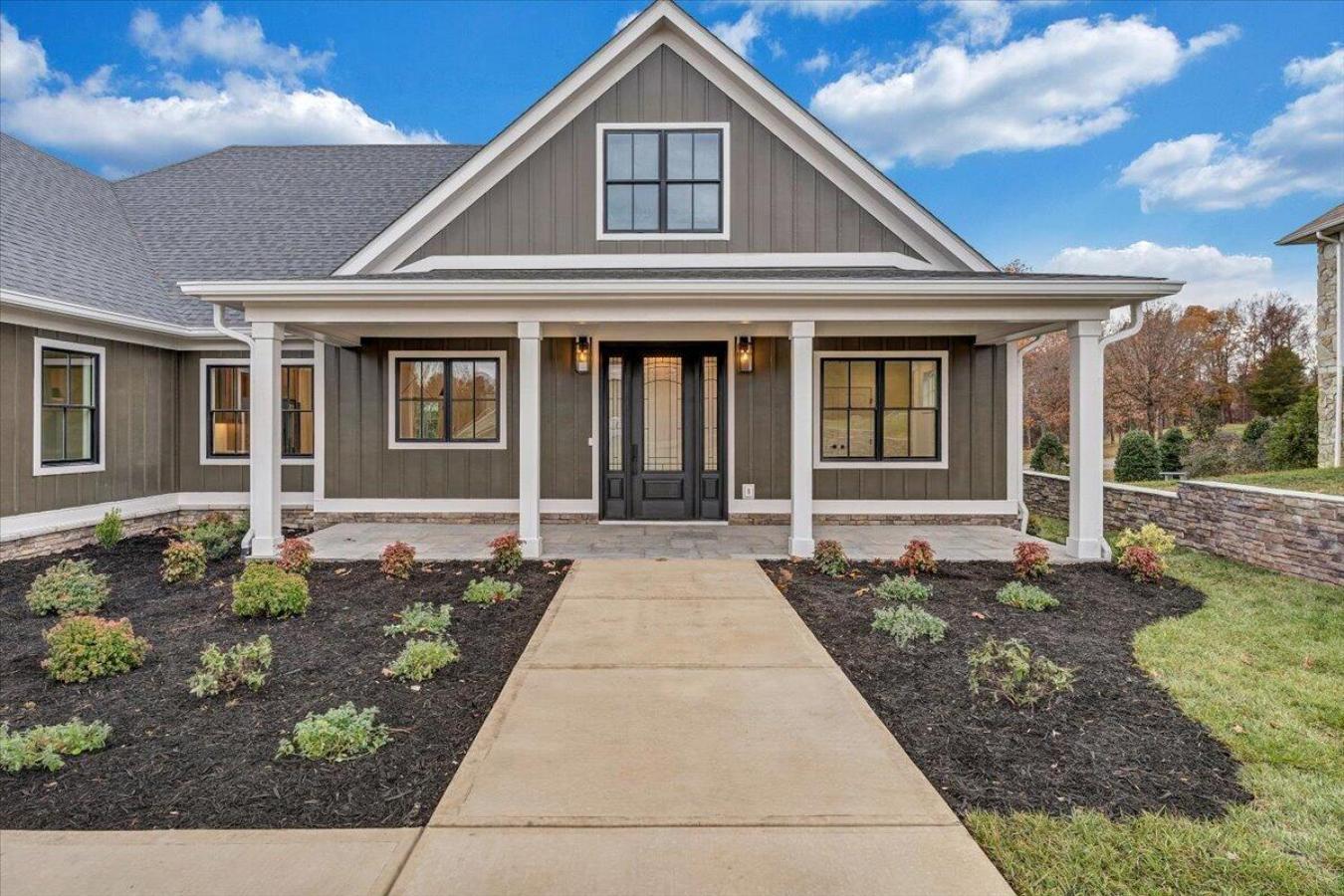 Huddleston, Virginia, 24104, United States, 3 Bedrooms Bedrooms, ,2 BathroomsBathrooms,Residential,For Sale,1831681