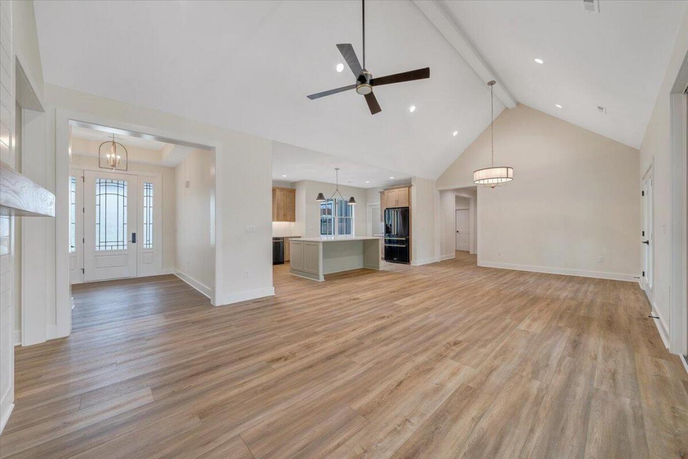 Huddleston, Virginia, 24104, United States, 3 Bedrooms Bedrooms, ,2 BathroomsBathrooms,Residential,For Sale,1831681