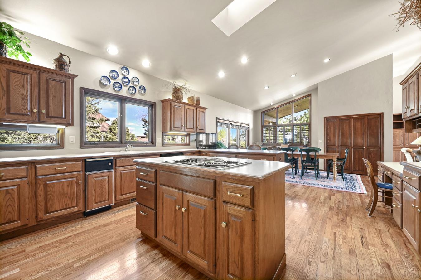 Colorado Springs, Colorado, 80904, United States, 4 Bedrooms Bedrooms, ,3 BathroomsBathrooms,Residential,For Sale,1824781