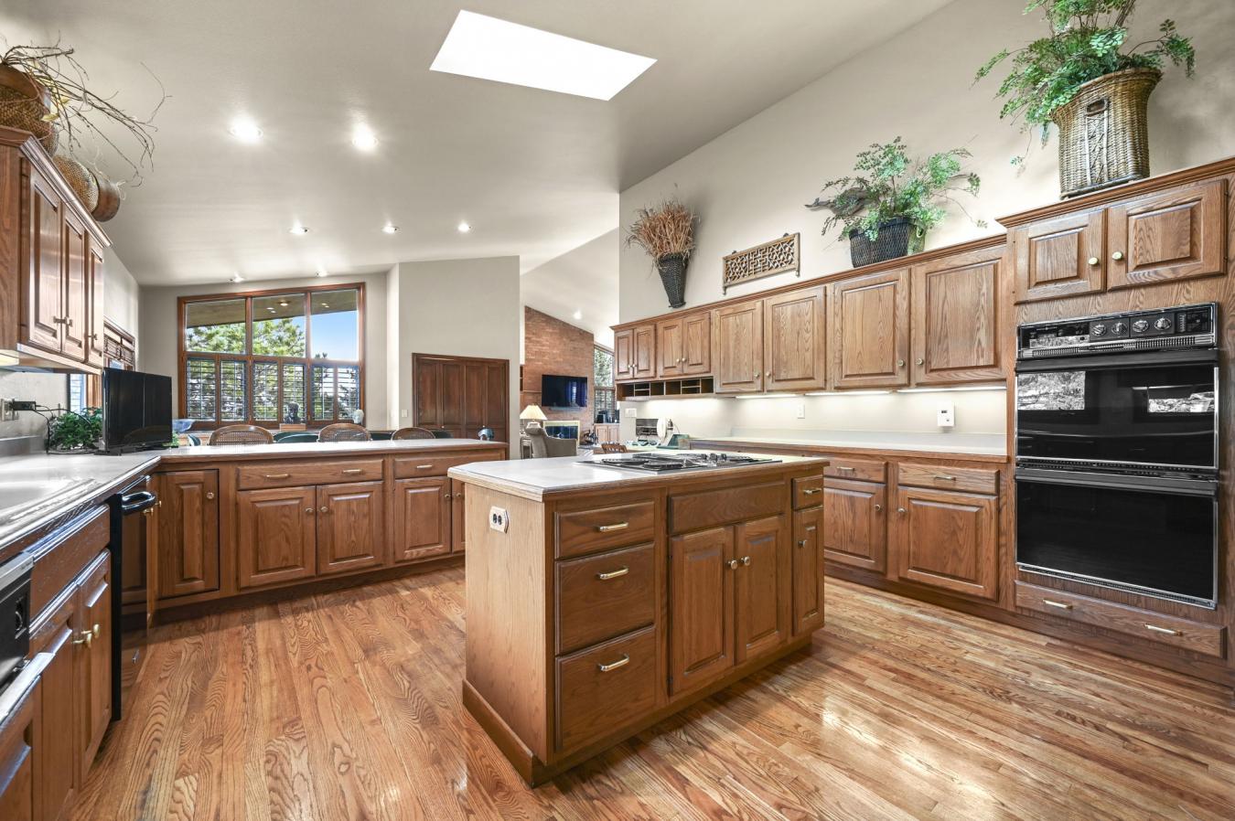 Colorado Springs, Colorado, 80904, United States, 4 Bedrooms Bedrooms, ,3 BathroomsBathrooms,Residential,For Sale,1824781