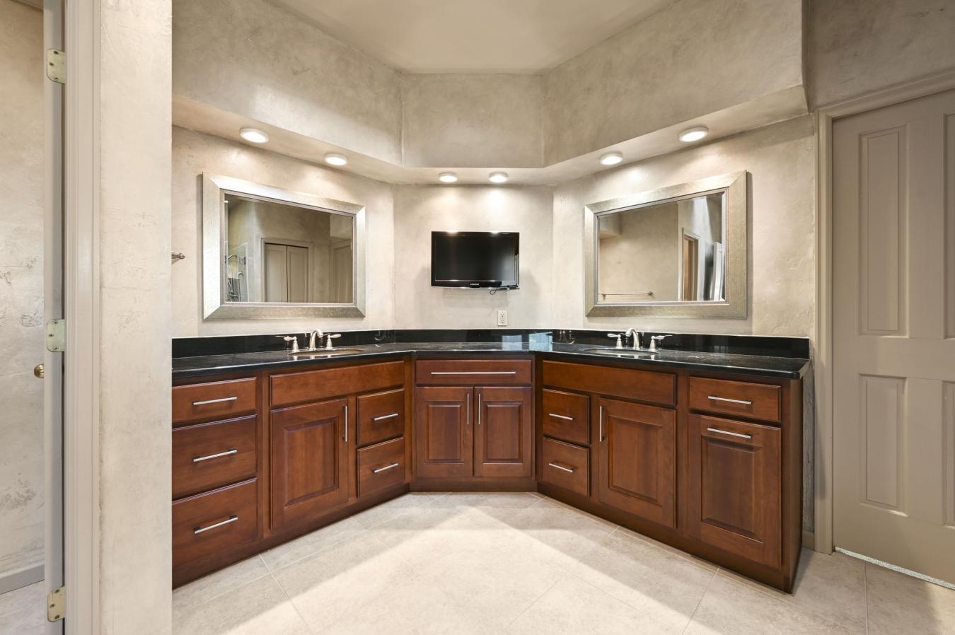 Colorado Springs, Colorado, 80904, United States, 4 Bedrooms Bedrooms, ,3 BathroomsBathrooms,Residential,For Sale,1824781
