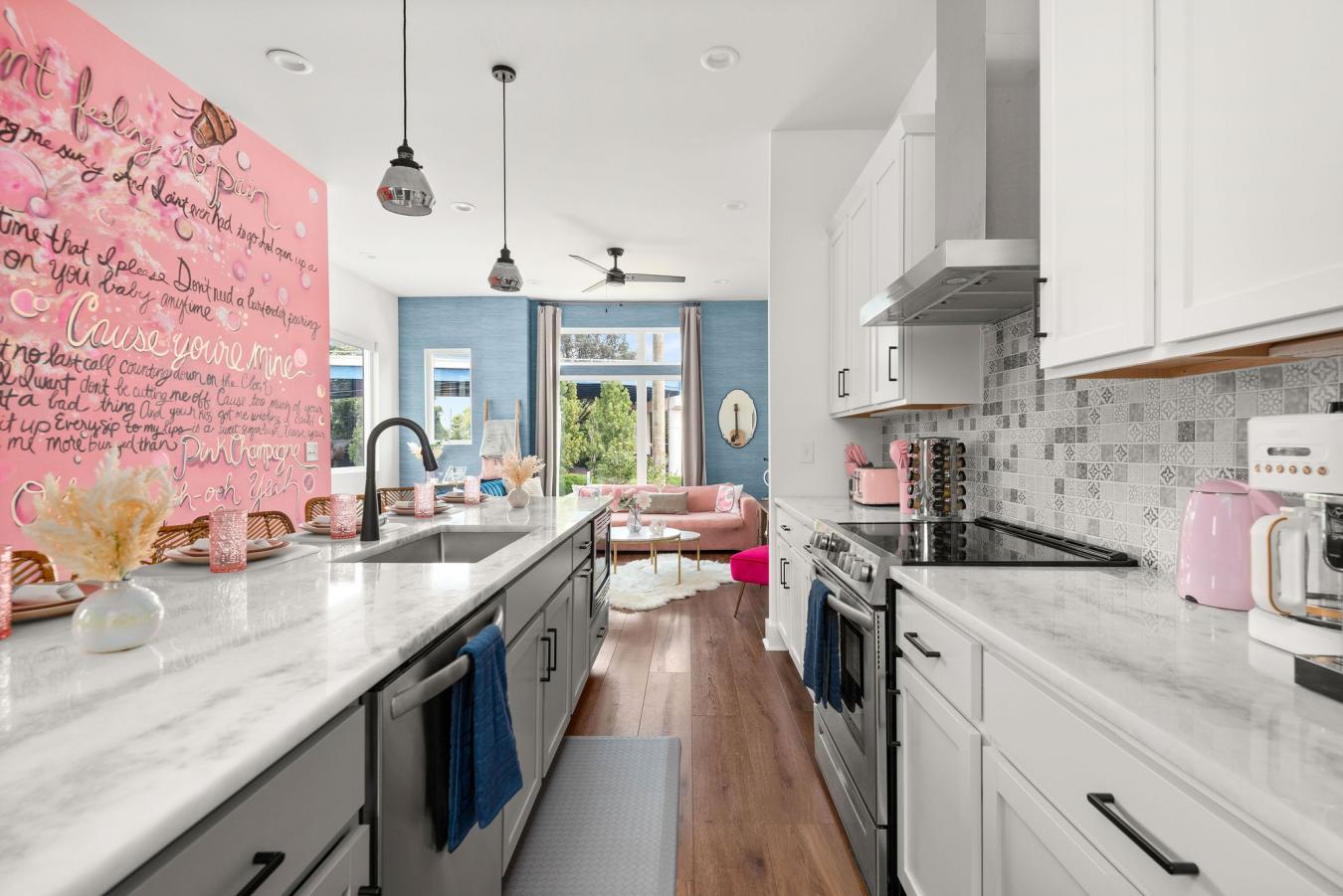 Nashville, Tennessee, 37208, United States, 4 Bedrooms Bedrooms, ,4 BathroomsBathrooms,Residential,For Sale,1831676