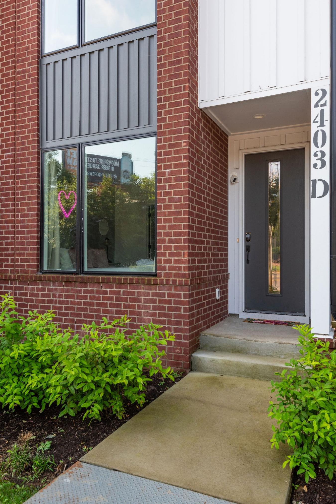 Nashville, Tennessee, 37208, United States, 4 Bedrooms Bedrooms, ,4 BathroomsBathrooms,Residential,For Sale,1831676