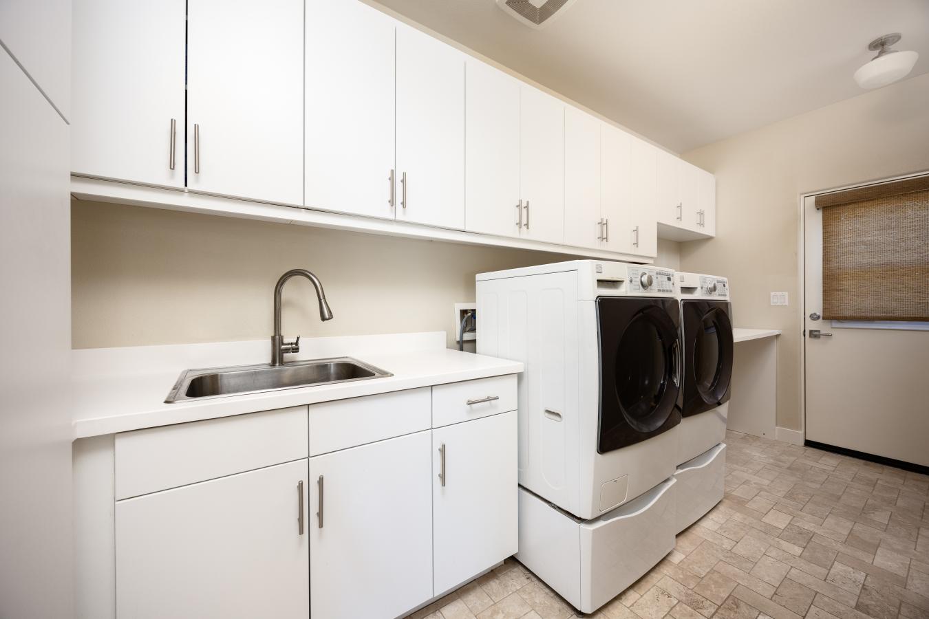 Carlsbad, San Diego, 92009, United States, 5 Bedrooms Bedrooms, ,2 BathroomsBathrooms,Residential,For Sale,1831668