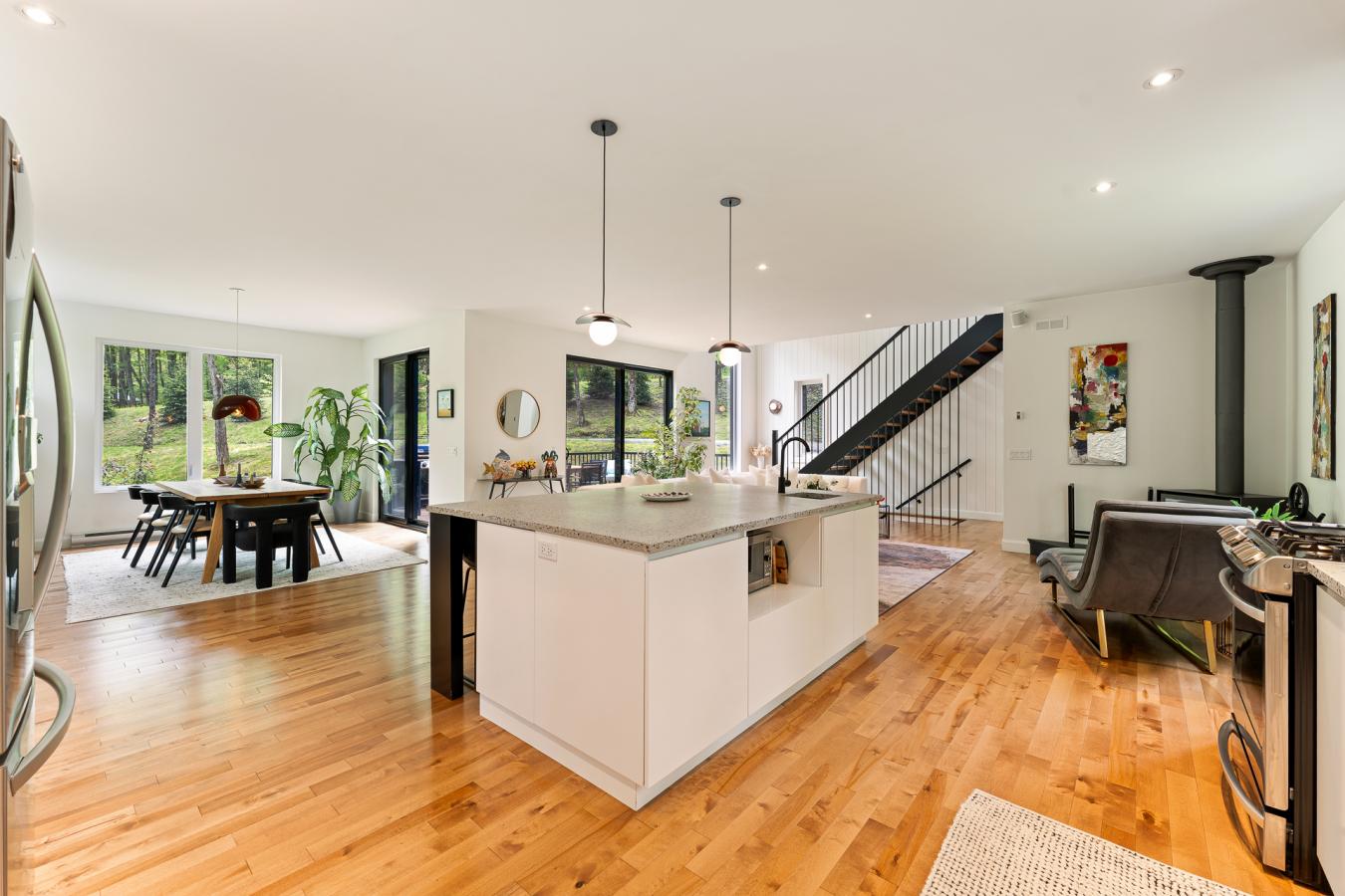 Lac Brome, QC, J0E 1V0, Canada, 3 Bedrooms Bedrooms, ,2 BathroomsBathrooms,Residential,For Sale,1832145