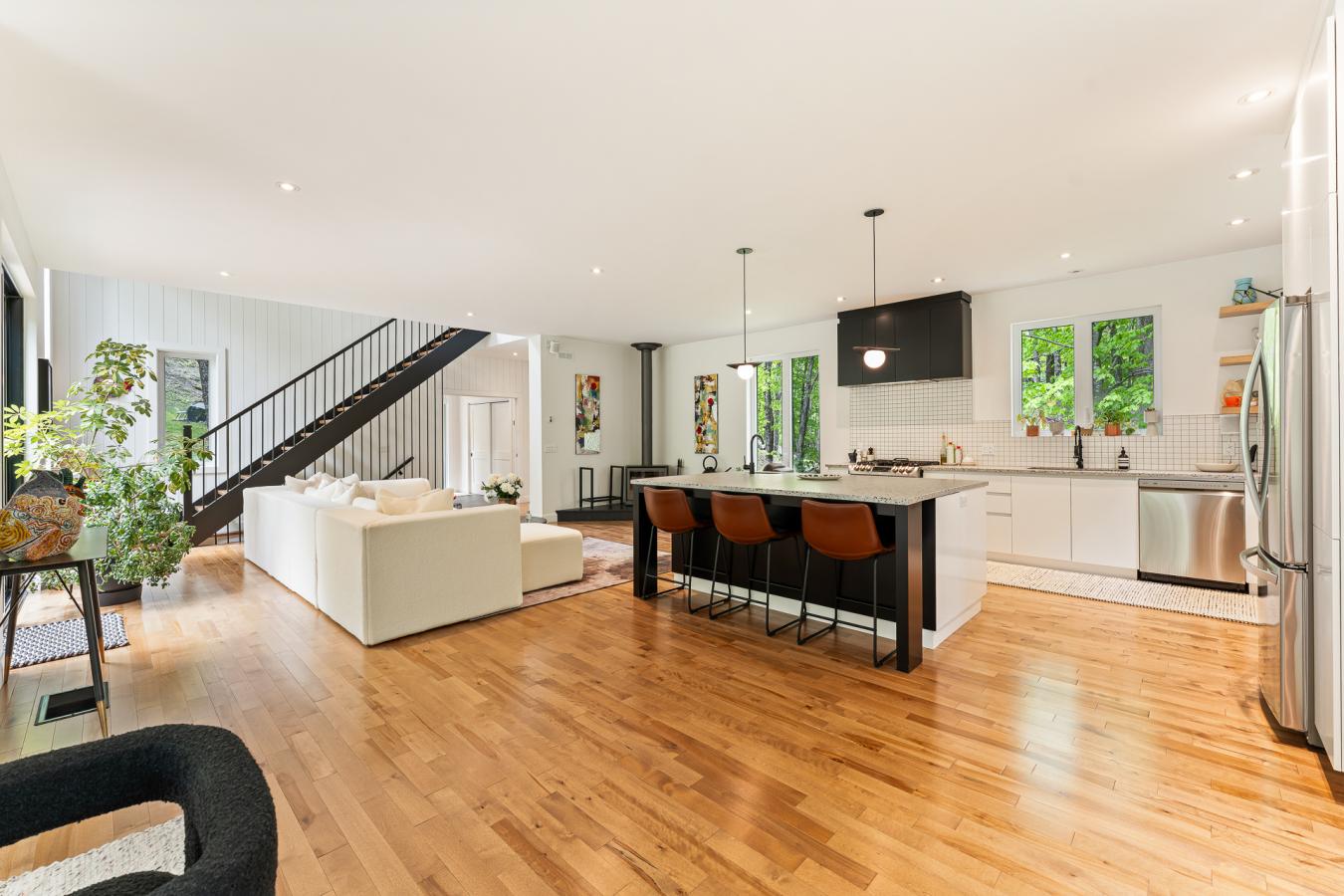 Lac Brome, QC, J0E 1V0, Canada, 3 Bedrooms Bedrooms, ,2 BathroomsBathrooms,Residential,For Sale,1832145