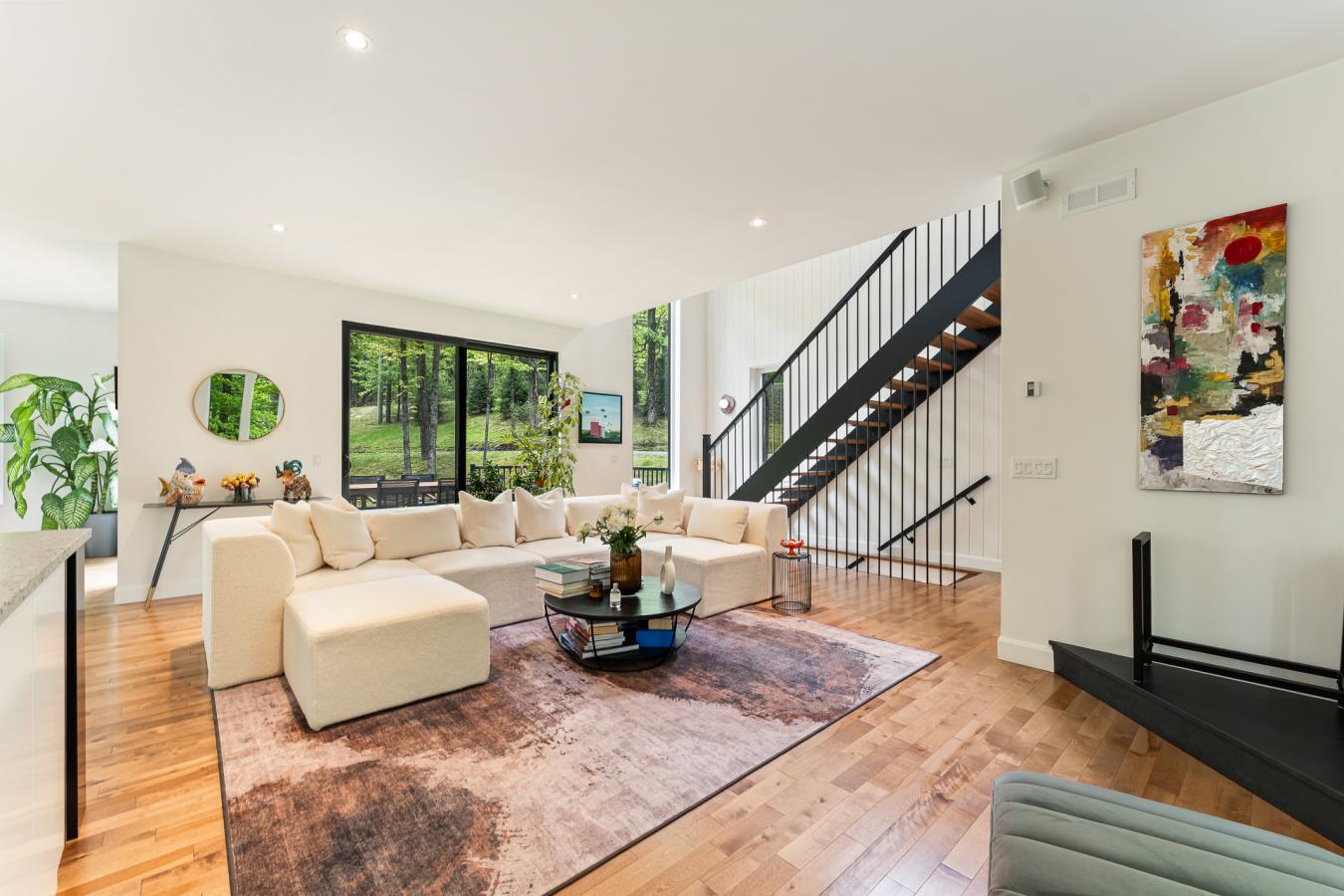 Lac Brome, QC, J0E 1V0, Canada, 3 Bedrooms Bedrooms, ,2 BathroomsBathrooms,Residential,For Sale,1832145