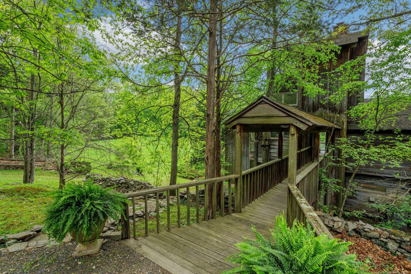 Redding, Connecticut, 06896, United States, 5 Bedrooms Bedrooms, ,4 BathroomsBathrooms,Residential,For Sale,1828773