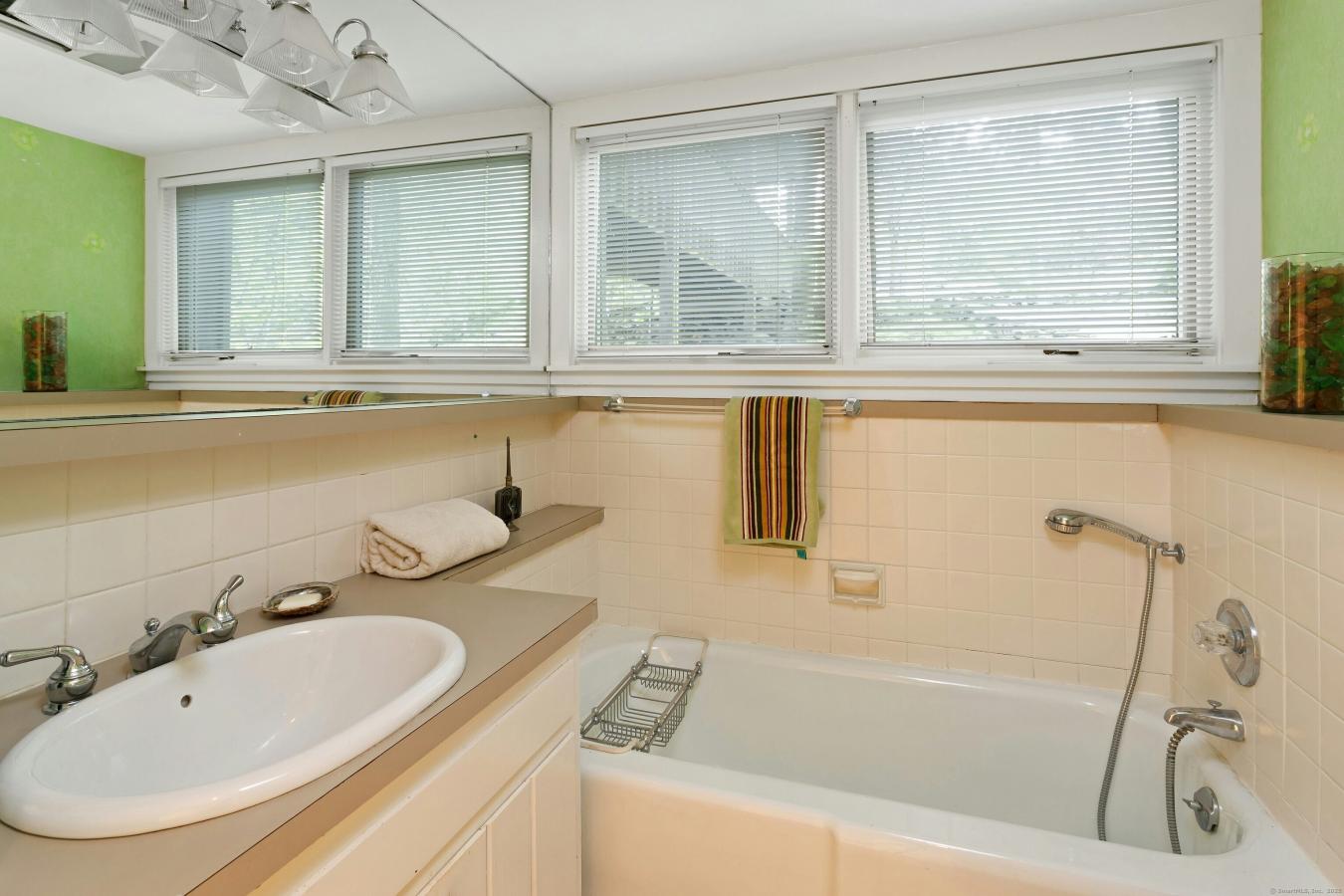 Redding, Connecticut, 06896, United States, 5 Bedrooms Bedrooms, ,4 BathroomsBathrooms,Residential,For Sale,1828773