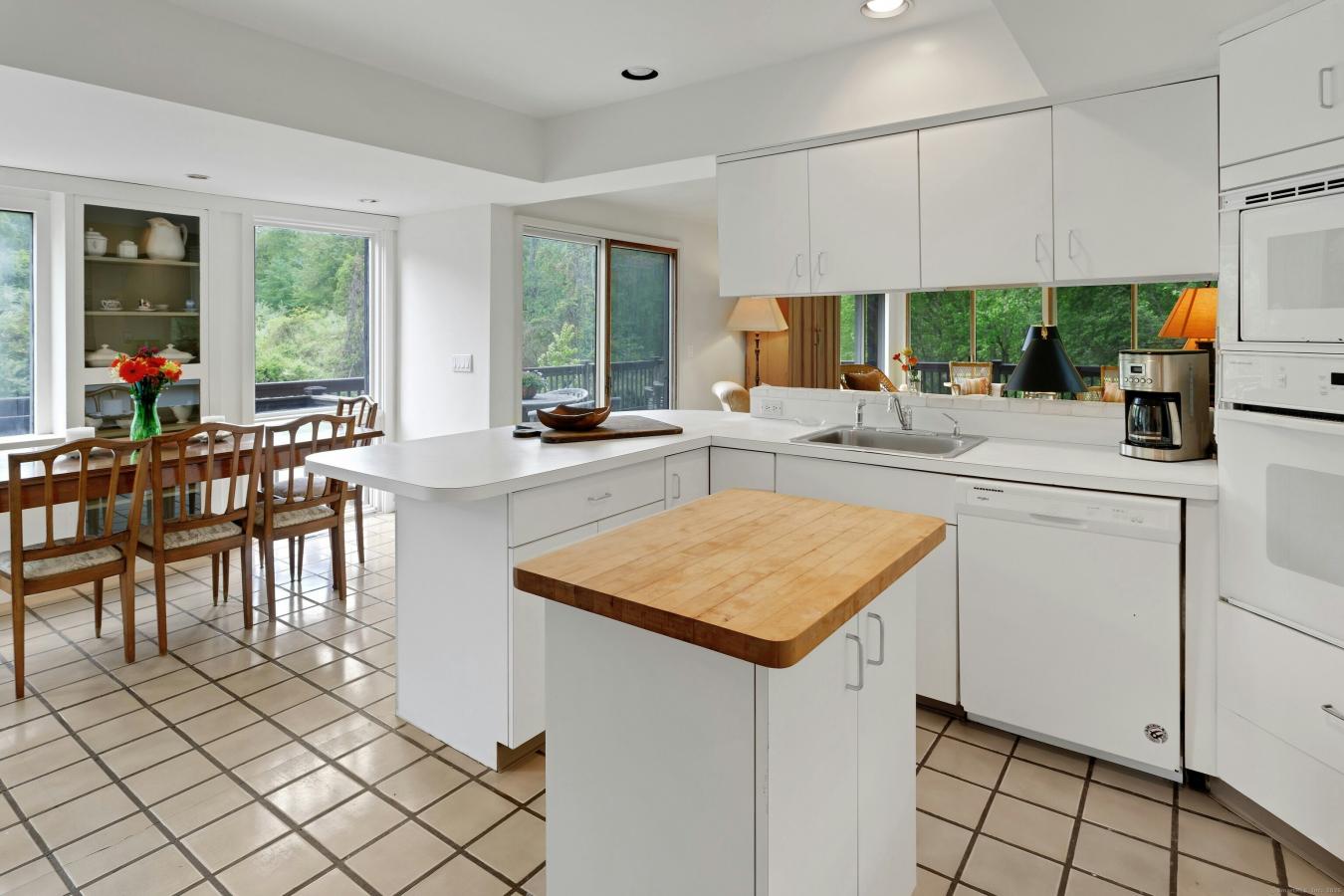 Redding, Connecticut, 06896, United States, 5 Bedrooms Bedrooms, ,4 BathroomsBathrooms,Residential,For Sale,1828773