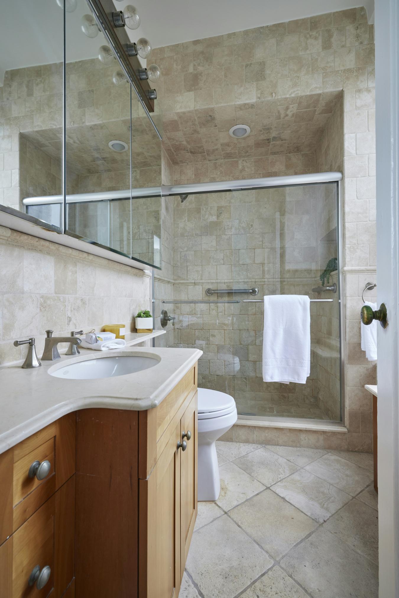 New York, New York, 10028, United States, 2 Bedrooms Bedrooms, ,2 BathroomsBathrooms,Residential,For Sale,1828772