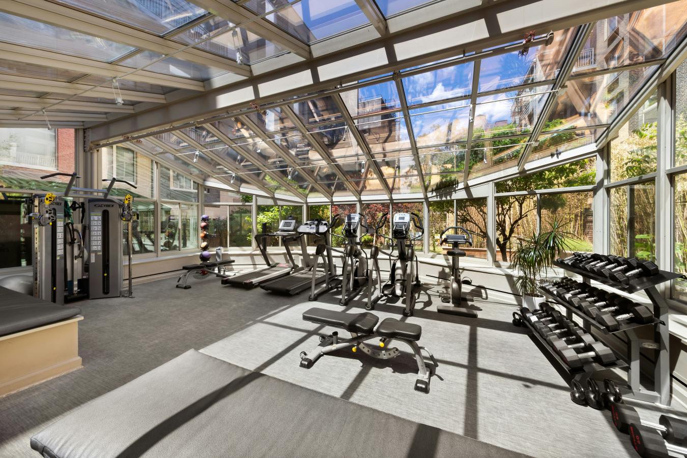 New York, New York, 10036, United States, 2 Bedrooms Bedrooms, ,2 BathroomsBathrooms,Residential,For Sale,1828770