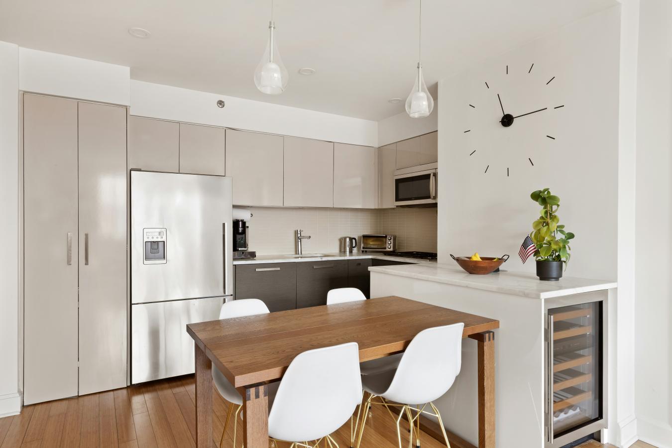 New York, New York, 10036, United States, 2 Bedrooms Bedrooms, ,2 BathroomsBathrooms,Residential,For Sale,1828769