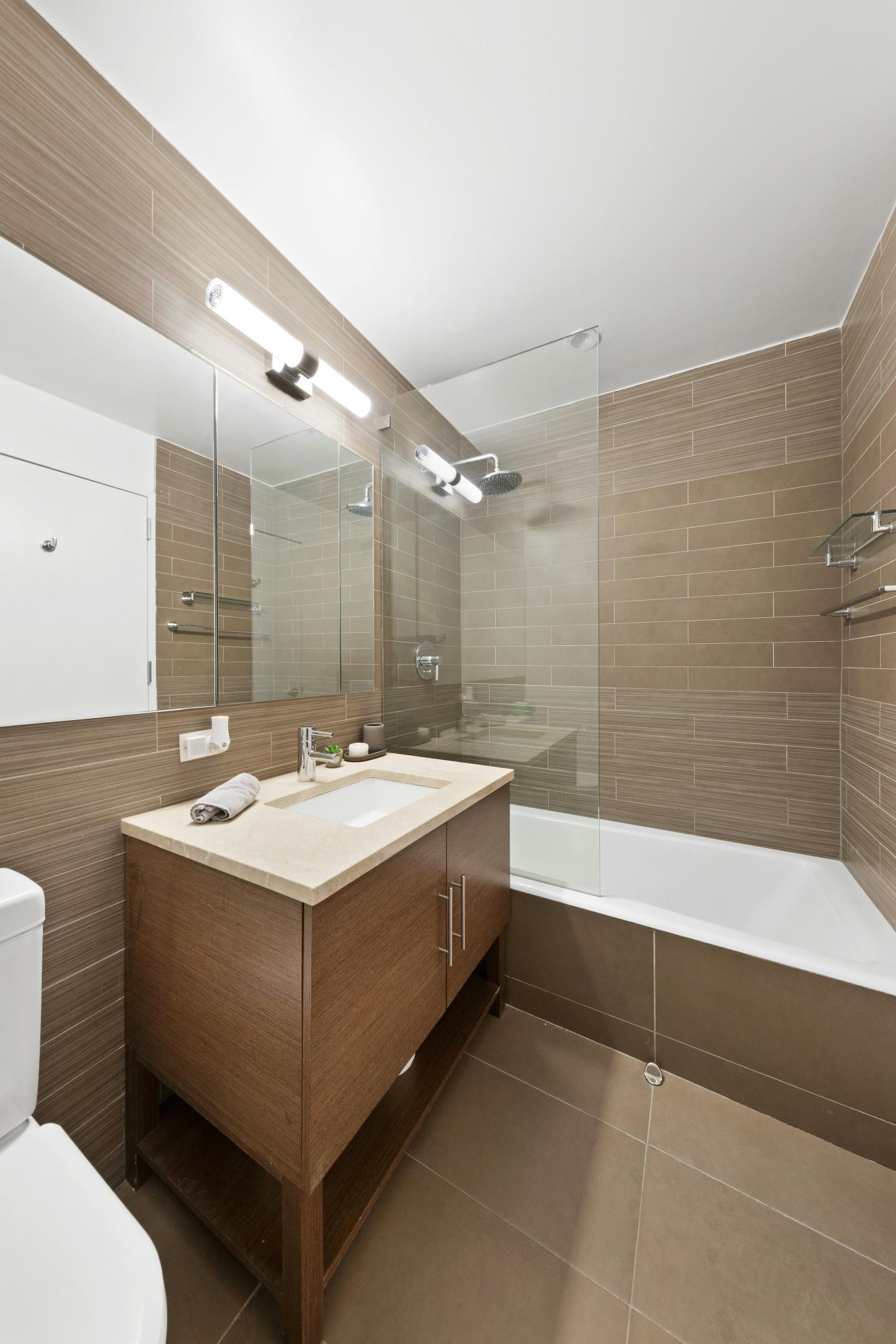 New York, New York, 10036, United States, 2 Bedrooms Bedrooms, ,2 BathroomsBathrooms,Residential,For Sale,1828769