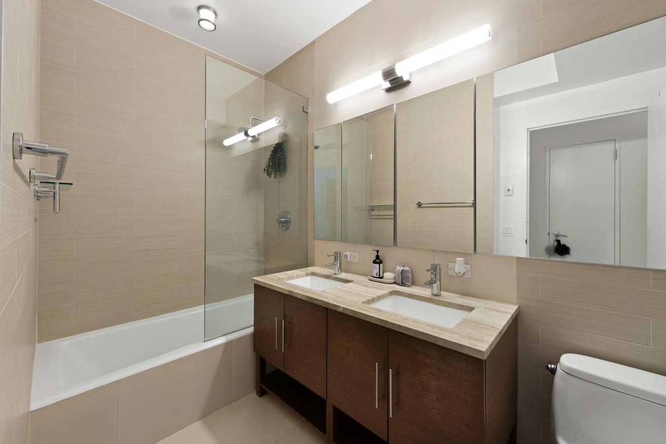 New York, New York, 10036, United States, 2 Bedrooms Bedrooms, ,2 BathroomsBathrooms,Residential,For Sale,1828769
