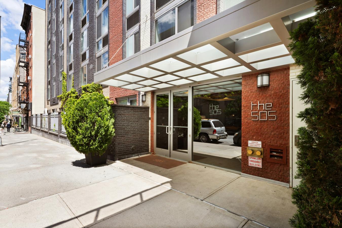 New York, New York, 10036, United States, 2 Bedrooms Bedrooms, ,2 BathroomsBathrooms,Residential,For Sale,1828769