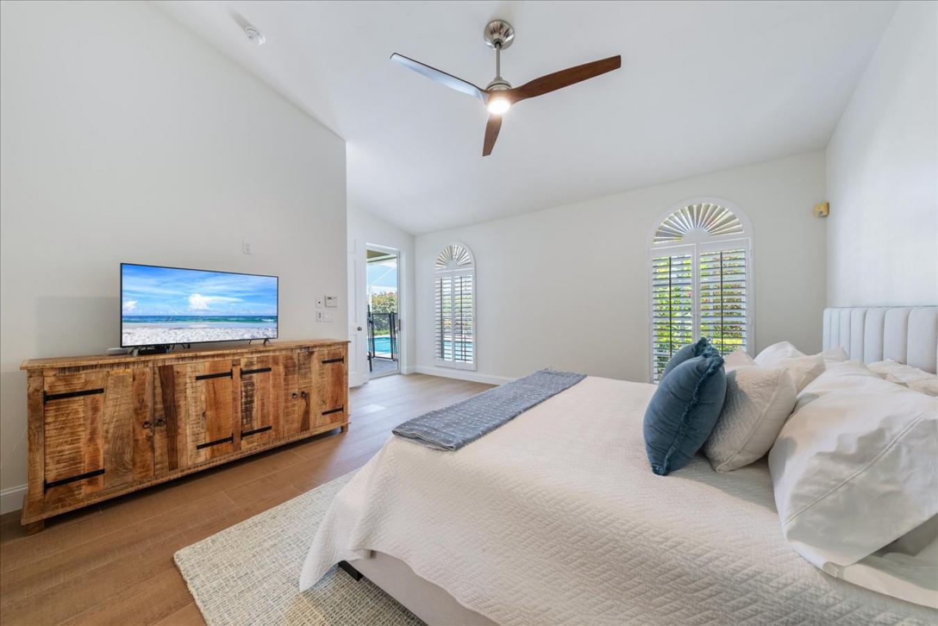 Naples, Florida, 34105, United States, 2 Bedrooms Bedrooms, ,2 BathroomsBathrooms,Residential,For Sale,1834227