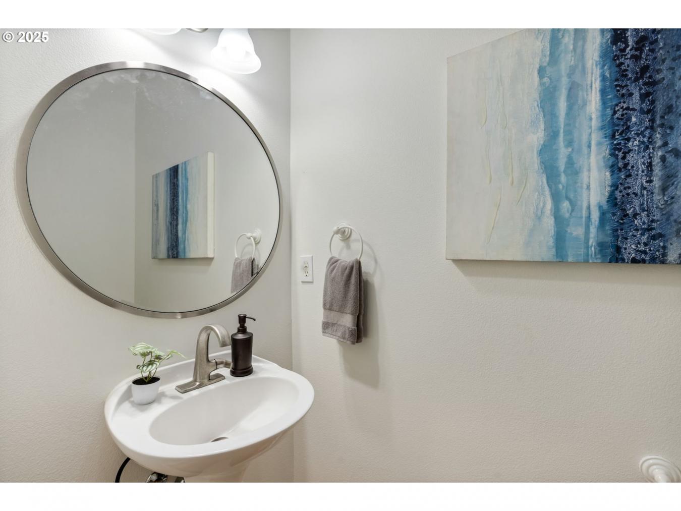 Beaverton, Oregon, 97007, United States, 5 Bedrooms Bedrooms, ,2 BathroomsBathrooms,Residential,For Sale,1834226