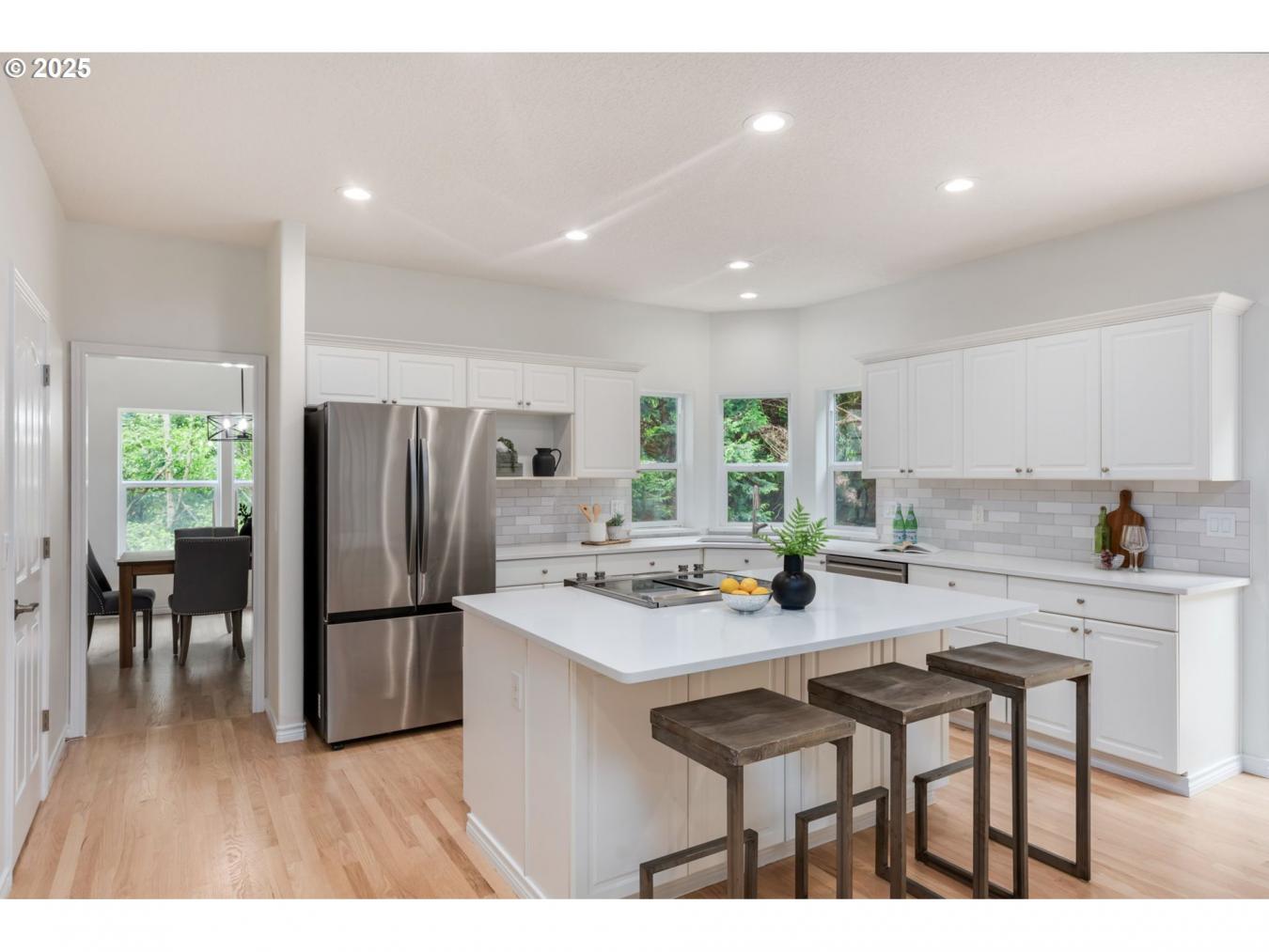 Beaverton, Oregon, 97007, United States, 5 Bedrooms Bedrooms, ,2 BathroomsBathrooms,Residential,For Sale,1834226