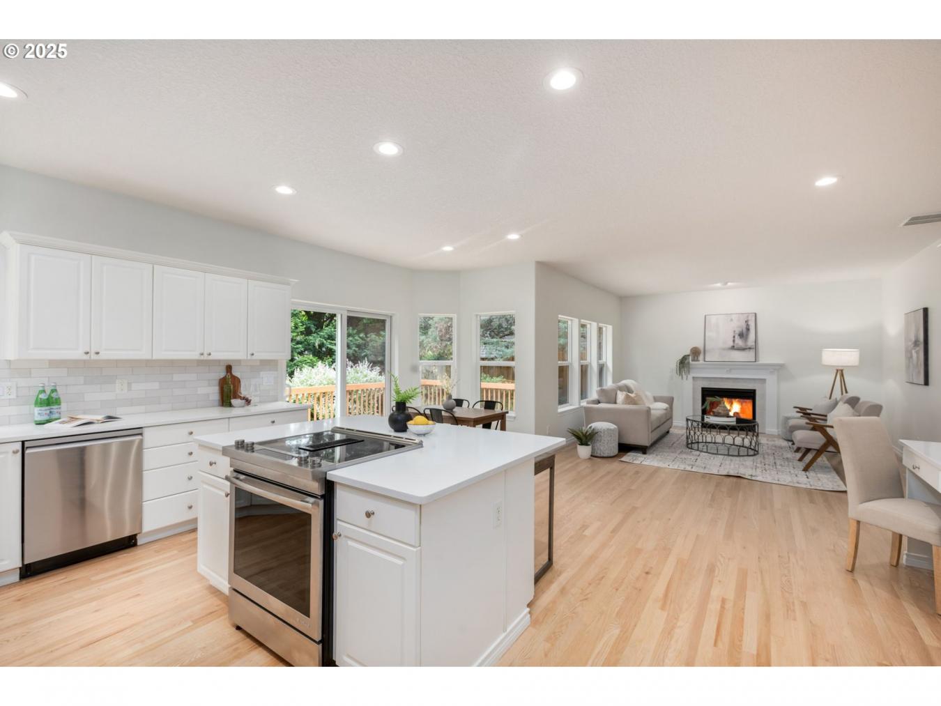 Beaverton, Oregon, 97007, United States, 5 Bedrooms Bedrooms, ,2 BathroomsBathrooms,Residential,For Sale,1834226