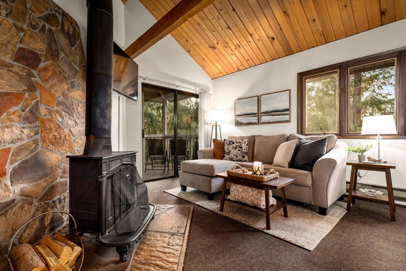 Whiitefish, Montana, 59937, United States, 3 Bedrooms Bedrooms, ,2 BathroomsBathrooms,Residential,For Sale,1834432