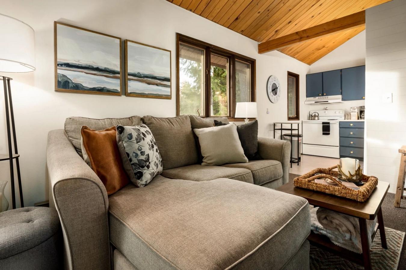 Whiitefish, Montana, 59937, United States, 3 Bedrooms Bedrooms, ,2 BathroomsBathrooms,Residential,For Sale,1834432