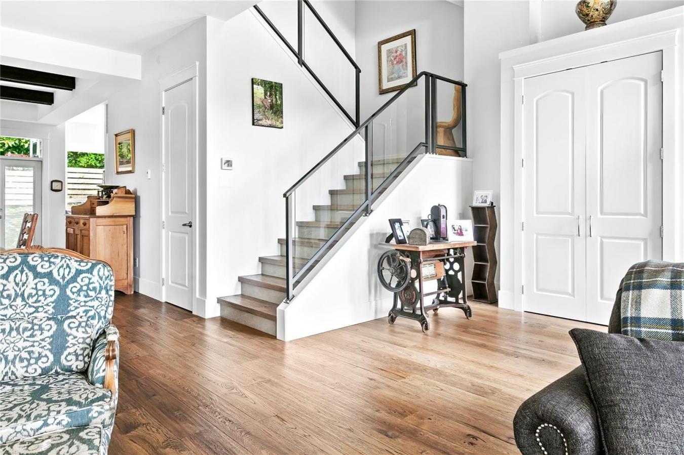 Saanich, BC, V8X 2B8, Canada, 5 Bedrooms Bedrooms, ,Residential,For Sale,1834431