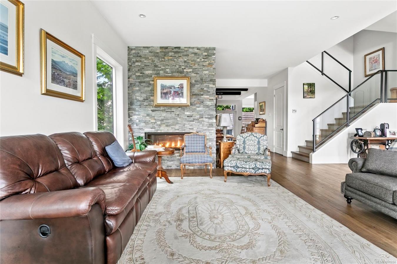 Saanich, BC, V8X 2B8, Canada, 5 Bedrooms Bedrooms, ,Residential,For Sale,1834431