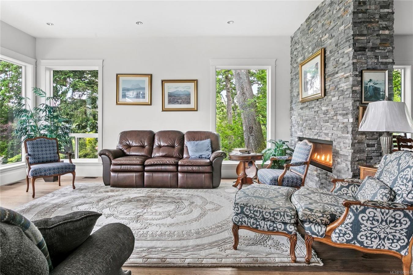 Saanich, BC, V8X 2B8, Canada, 5 Bedrooms Bedrooms, ,Residential,For Sale,1834431