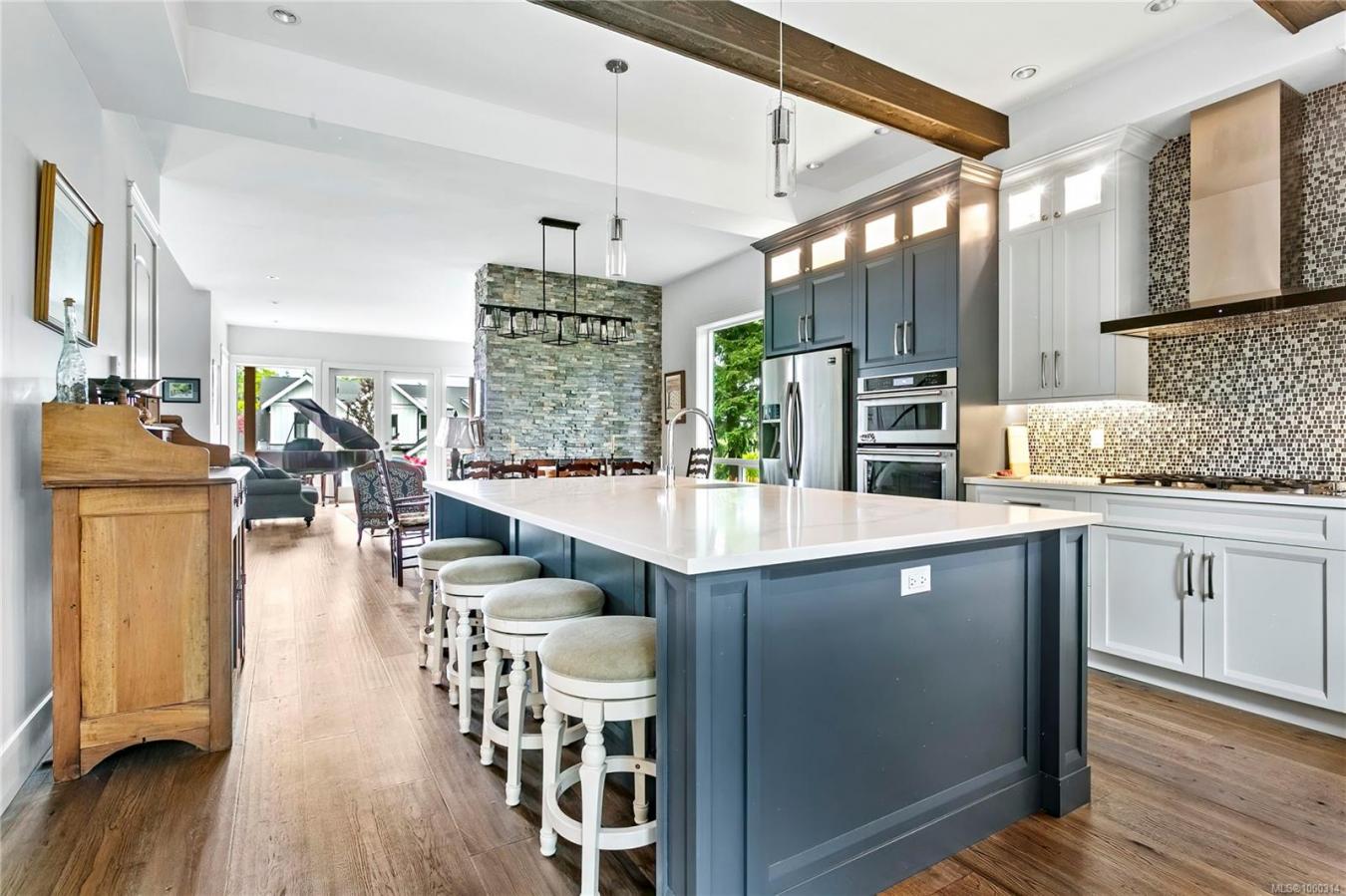 Saanich, BC, V8X 2B8, Canada, 5 Bedrooms Bedrooms, ,Residential,For Sale,1834431