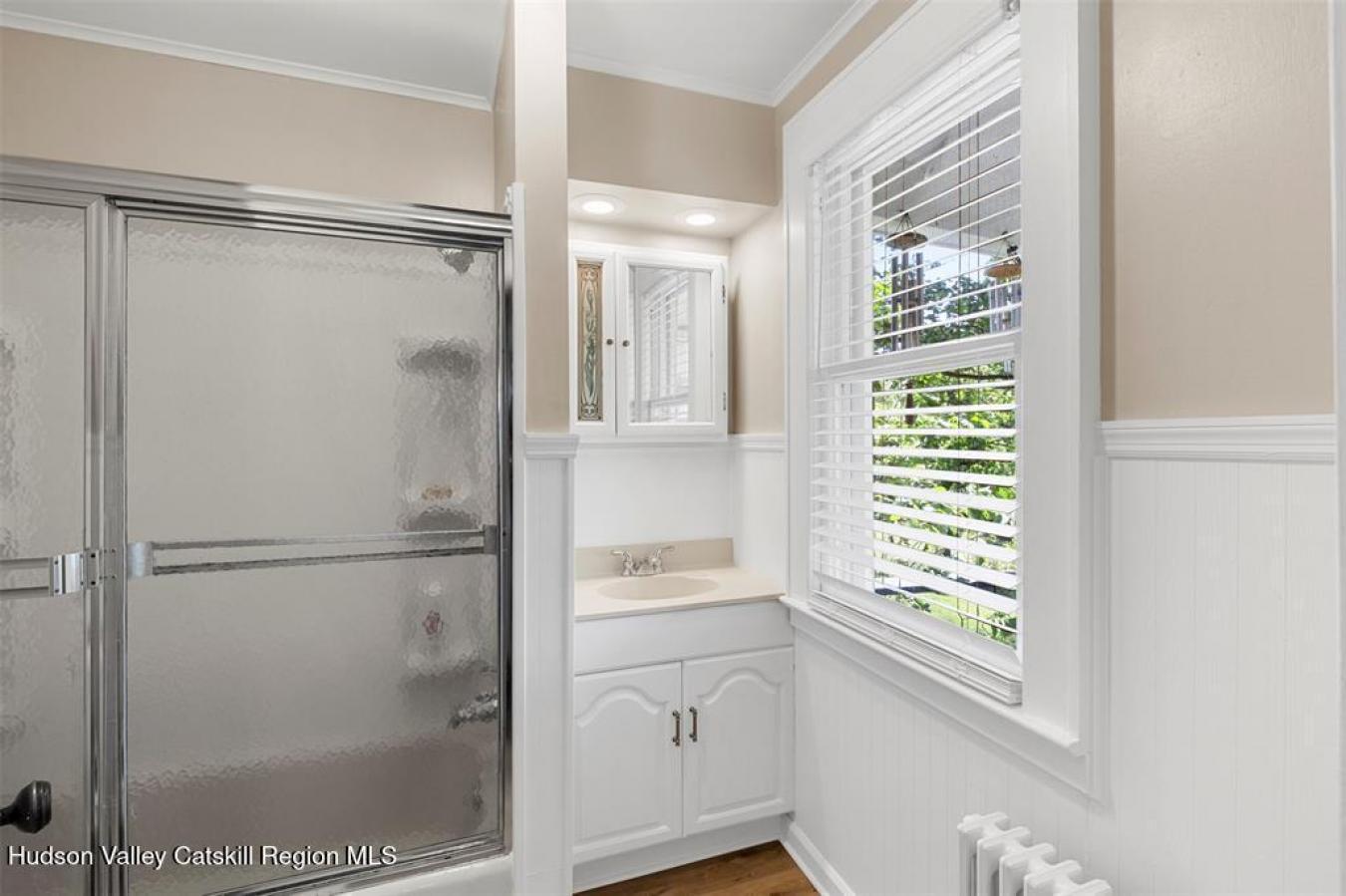 Saugerties, New York, 12477, United States, 4 Bedrooms Bedrooms, ,2 BathroomsBathrooms,Residential,For Sale,1834429