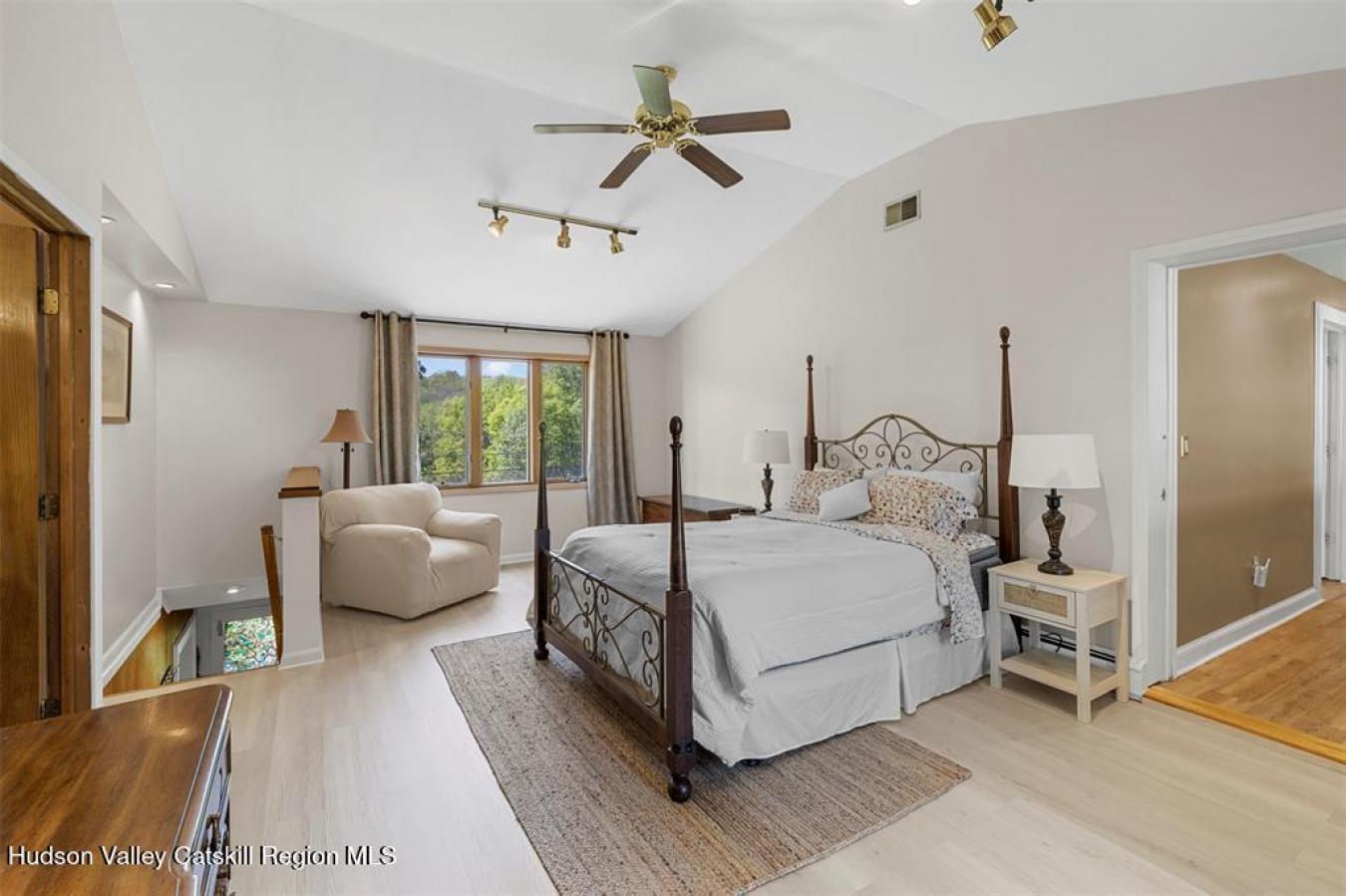 Saugerties, New York, 12477, United States, 4 Bedrooms Bedrooms, ,2 BathroomsBathrooms,Residential,For Sale,1834429