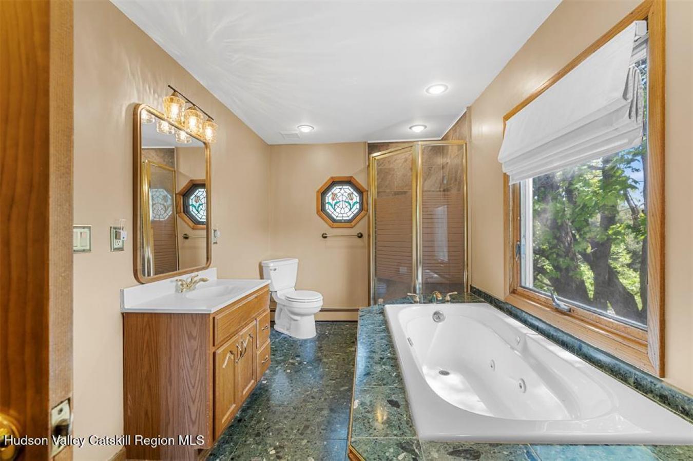 Saugerties, New York, 12477, United States, 4 Bedrooms Bedrooms, ,2 BathroomsBathrooms,Residential,For Sale,1834429