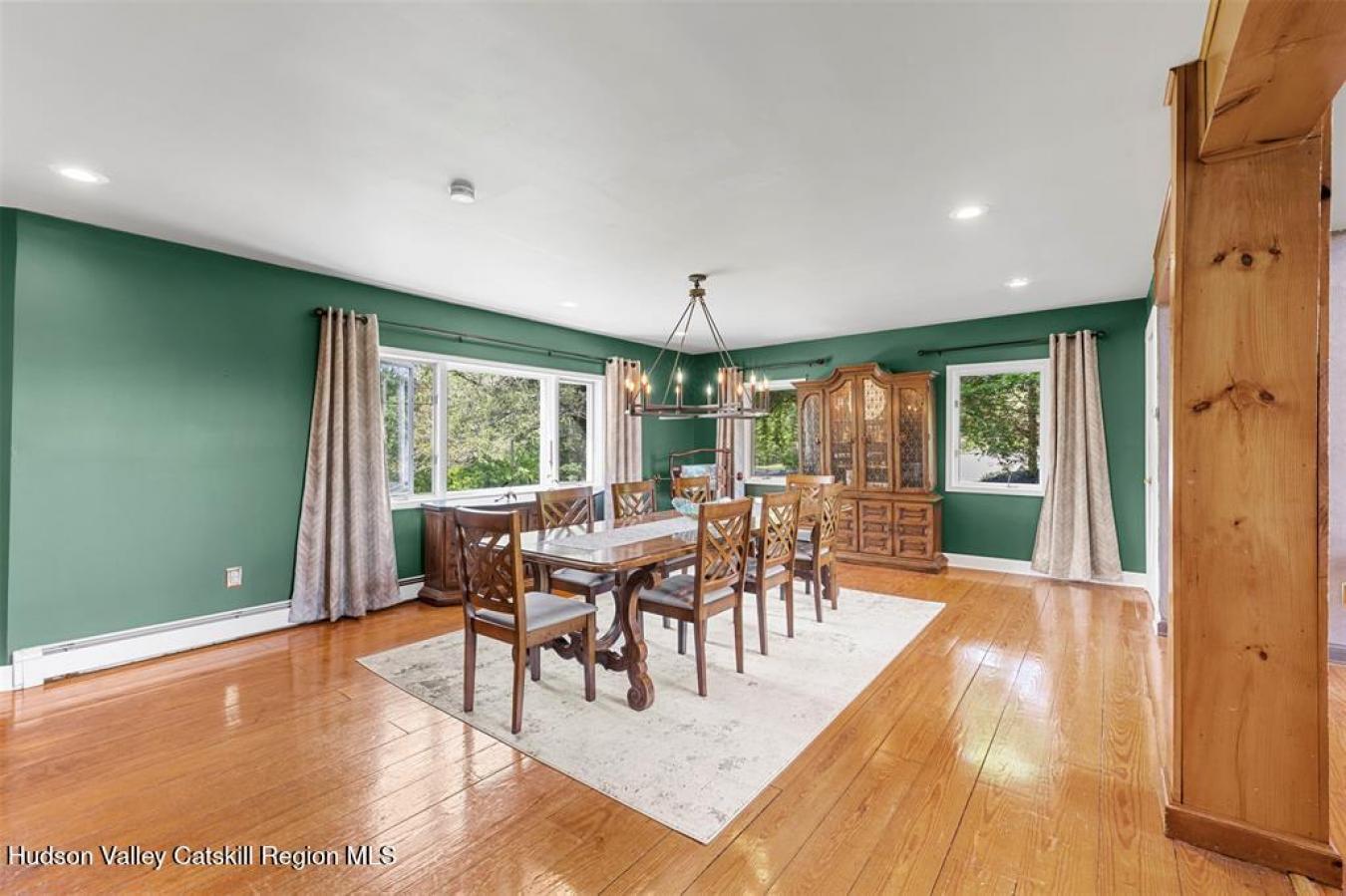 Saugerties, New York, 12477, United States, 4 Bedrooms Bedrooms, ,2 BathroomsBathrooms,Residential,For Sale,1834429