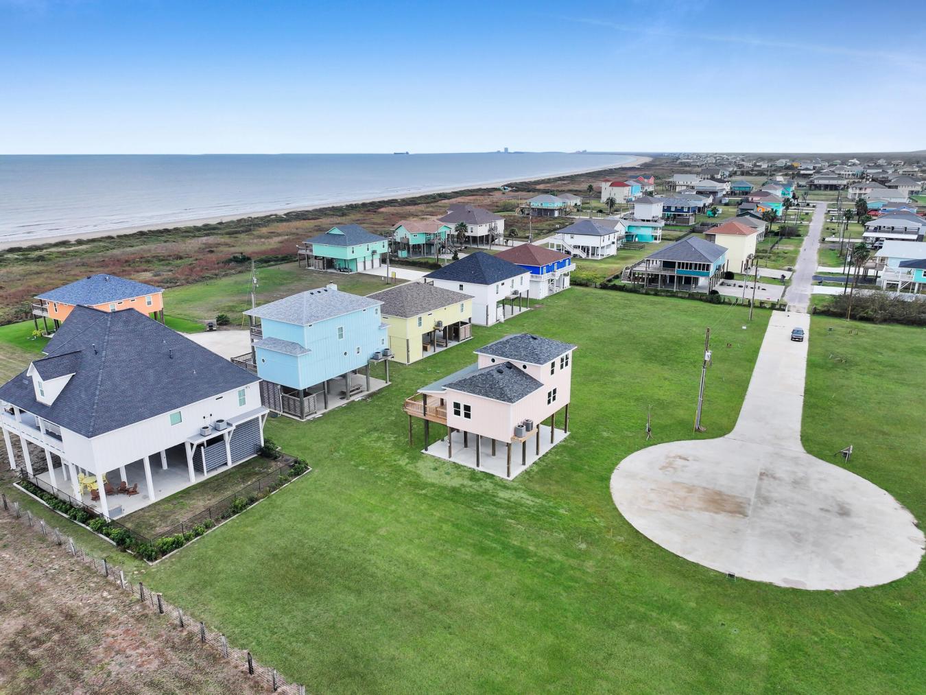 186 Ocean View Drive, Crystal Beach, TX, 77650, United States, 4 Bedrooms Bedrooms, ,4 BathroomsBathrooms,Residential,For Sale,186 Ocean View Drive,214519