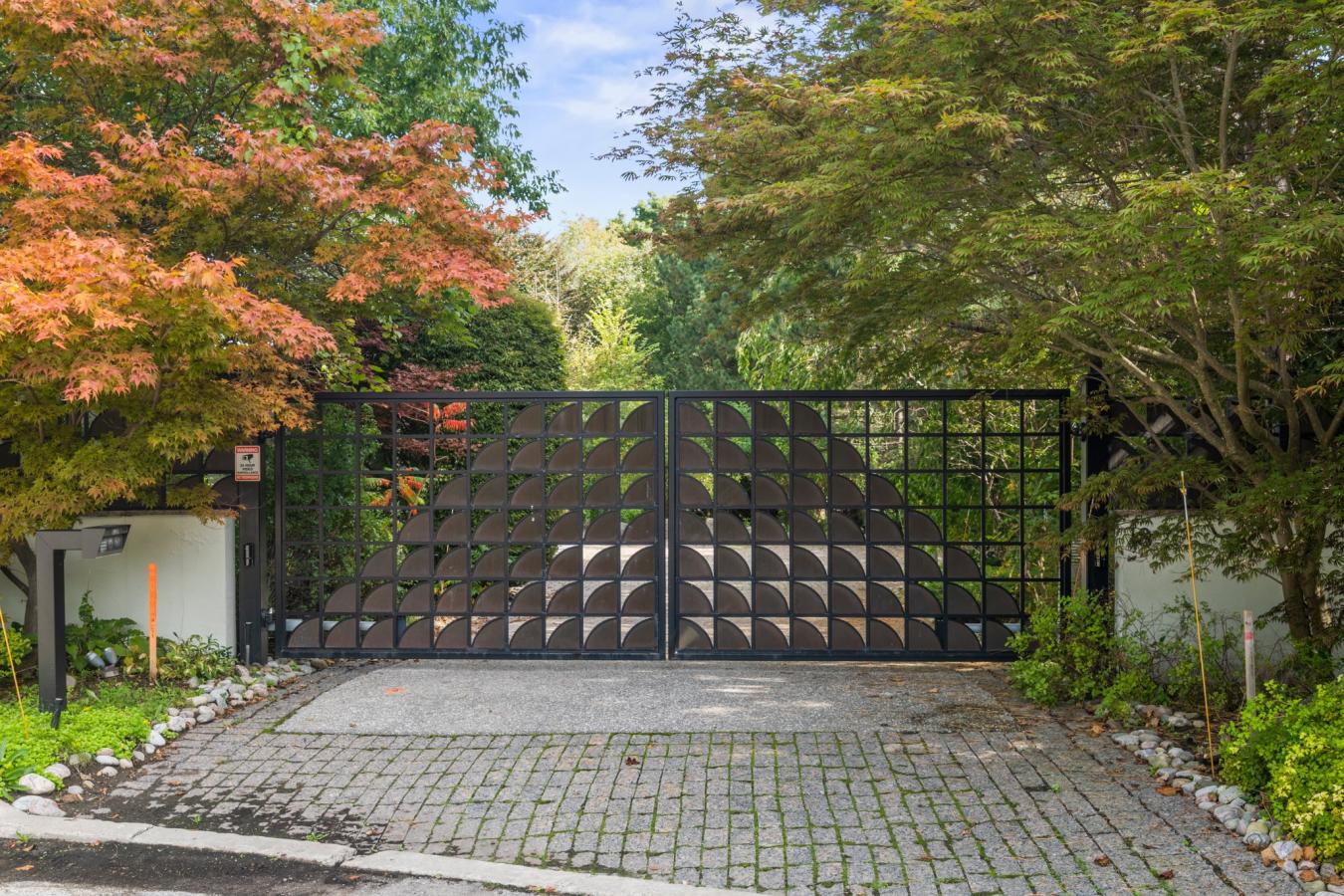 Toronto, ON, Canada, 5 Bedrooms Bedrooms, ,7 BathroomsBathrooms,Residential,For Sale,1828764