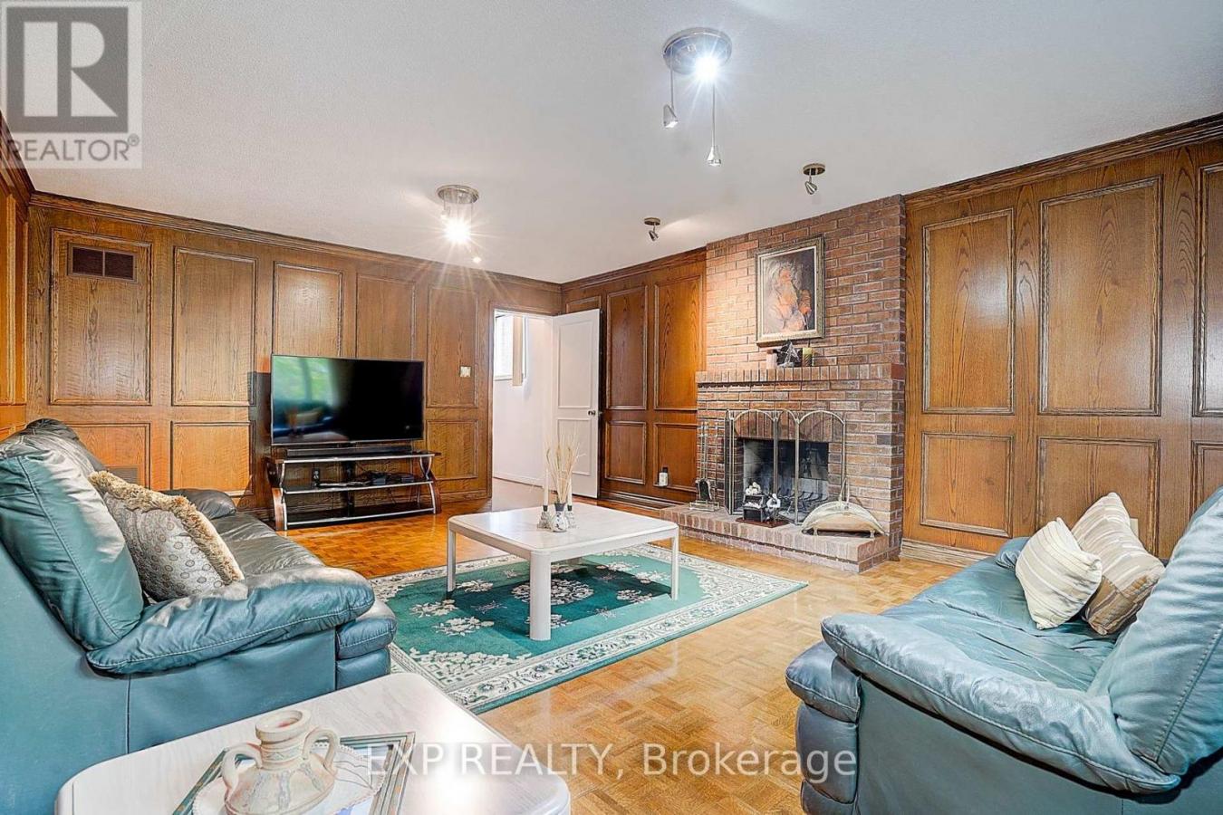 Toronto (Bathurst Manor), ON, M3H3S2, Canada, 4 Bedrooms Bedrooms, ,Residential,For Sale,1839341