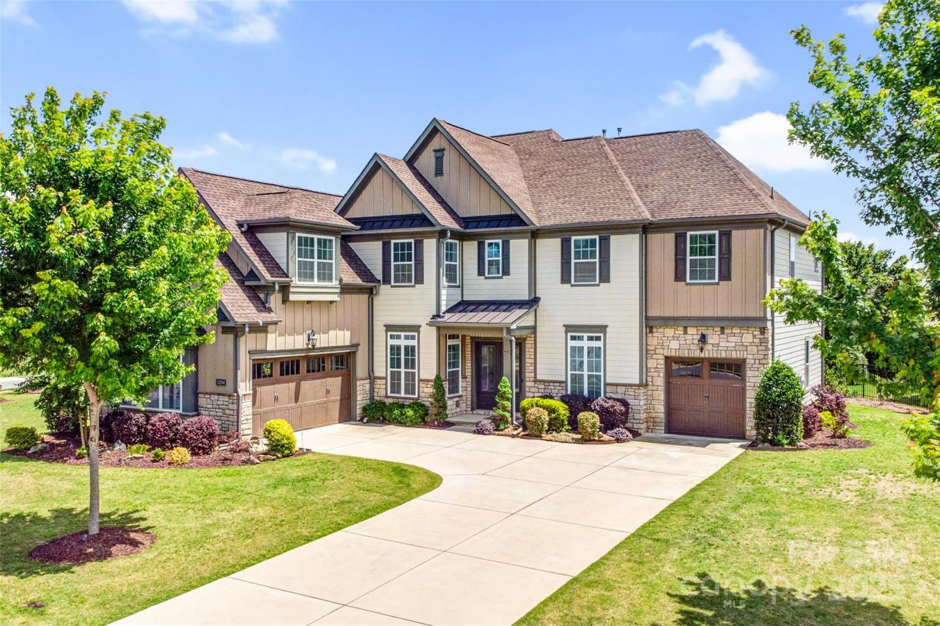 Charlotte, North Carolina, 28278, United States, 5 Bedrooms Bedrooms, ,4 BathroomsBathrooms,Residential,For Sale,1839339