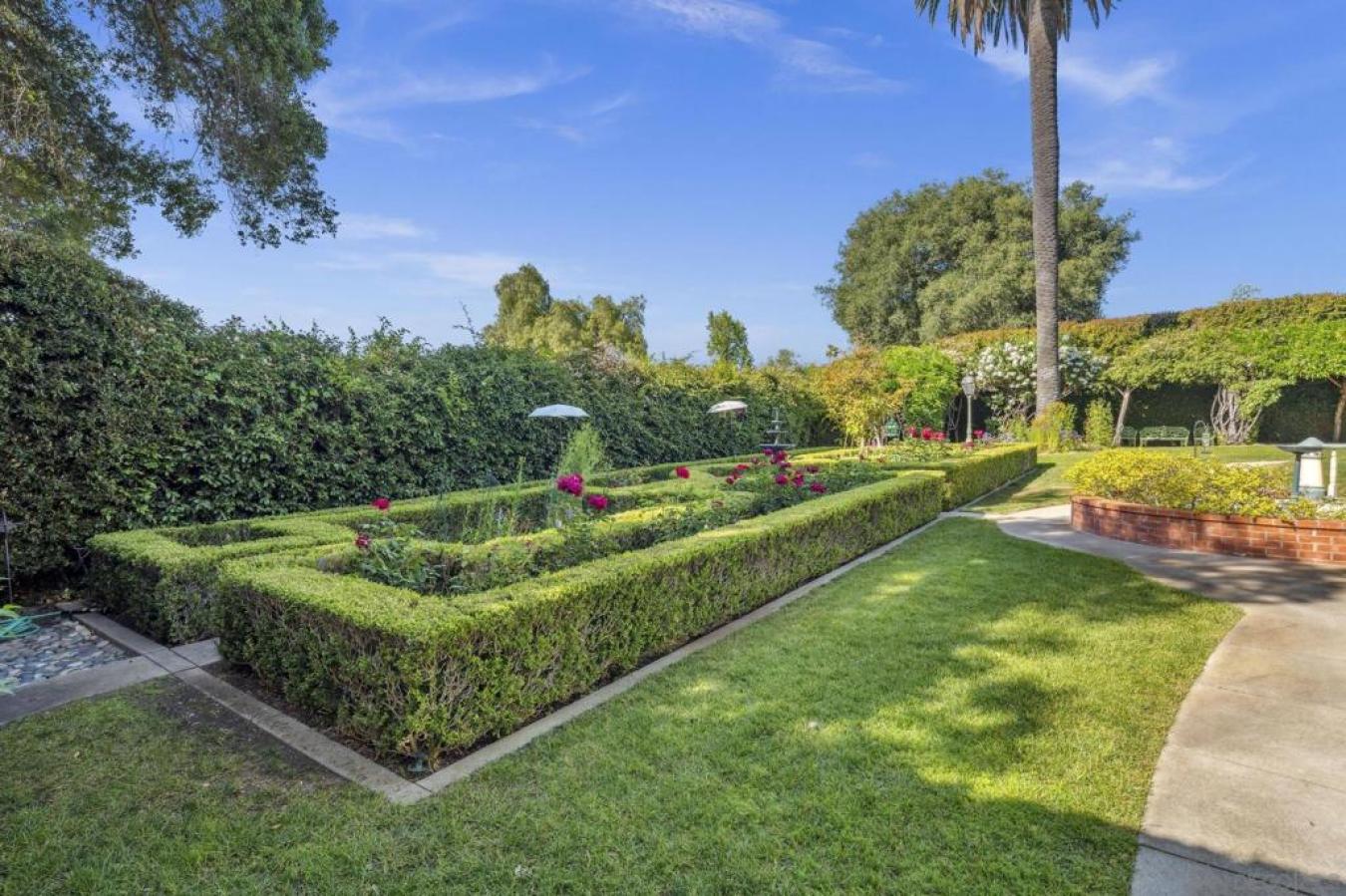 Escondido, California, 92025, United States, 4 Bedrooms Bedrooms, ,2 BathroomsBathrooms,Residential,For Sale,1839332