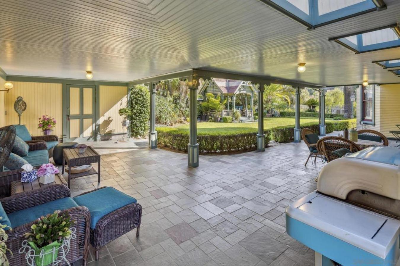 Escondido, California, 92025, United States, 4 Bedrooms Bedrooms, ,2 BathroomsBathrooms,Residential,For Sale,1839332