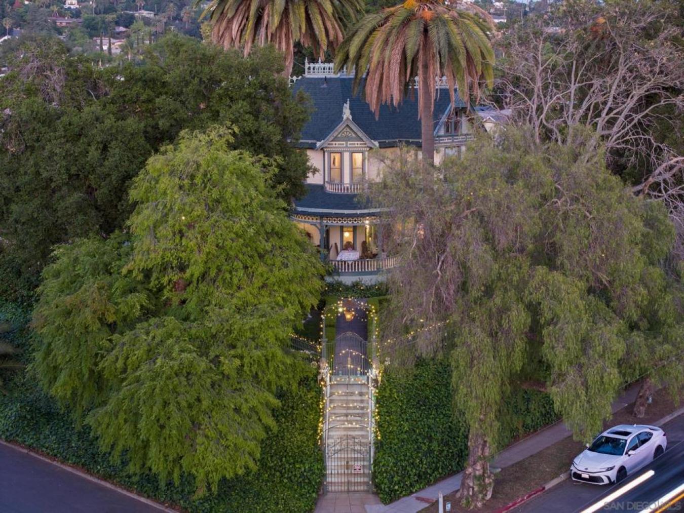 Escondido, California, 92025, United States, 4 Bedrooms Bedrooms, ,2 BathroomsBathrooms,Residential,For Sale,1839332