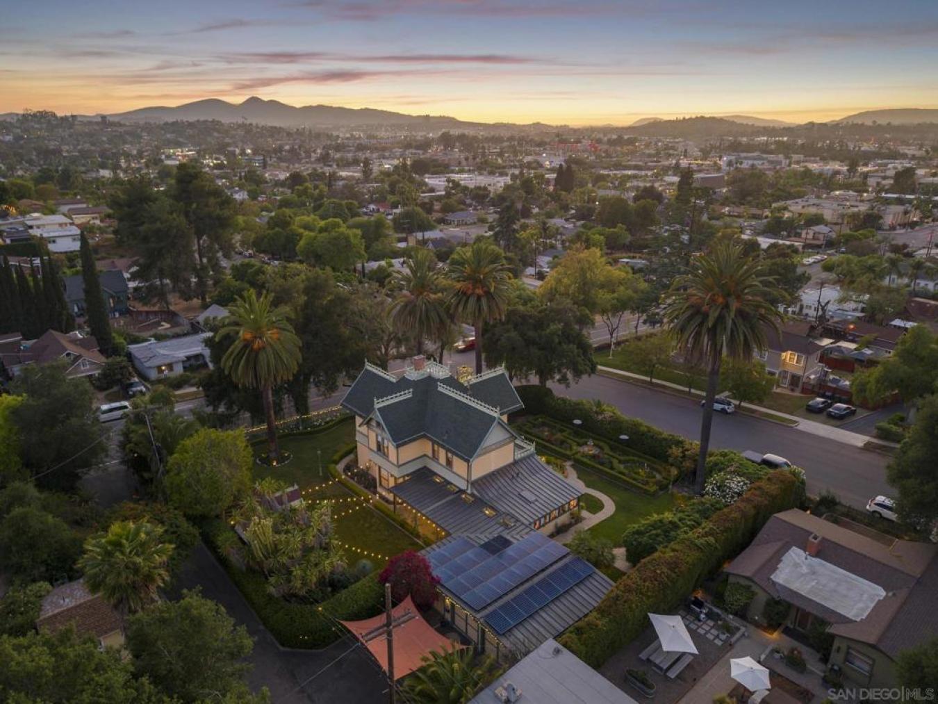 Escondido, California, 92025, United States, 4 Bedrooms Bedrooms, ,2 BathroomsBathrooms,Residential,For Sale,1839332