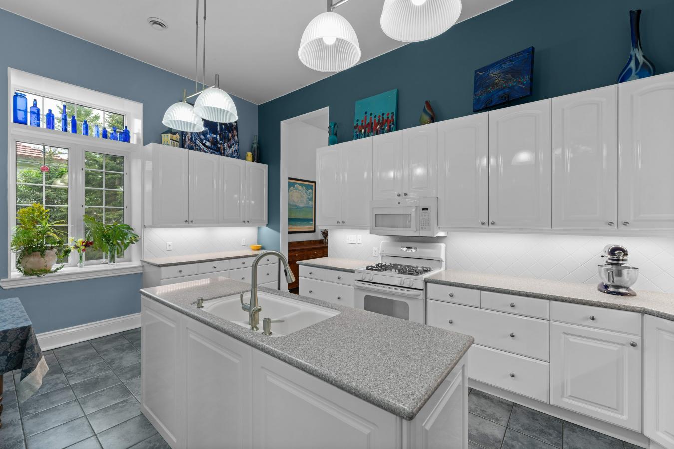 Odessa, ON, K0H 2H0, Canada, 4 Bedrooms Bedrooms, ,2 BathroomsBathrooms,Residential,For Sale,1839658