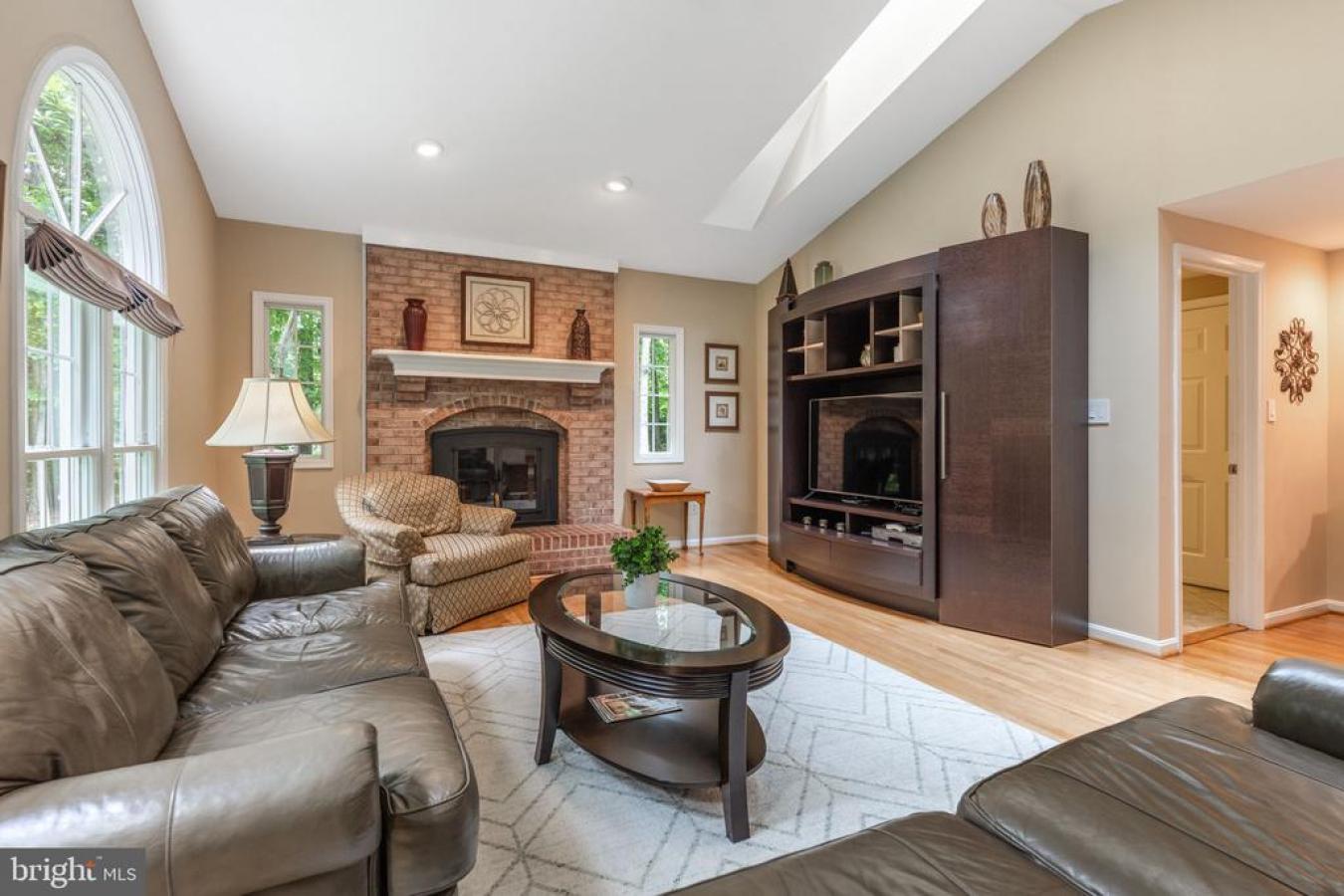 Fairfax Station, Virginia, 22039, United States, 4 Bedrooms Bedrooms, ,3 BathroomsBathrooms,Residential,For Sale,1839655